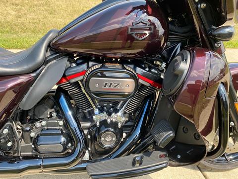 2019 Harley-Davidson CVO™ Street Glide® in Big Bend, Wisconsin - Photo 17