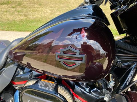 2019 Harley-Davidson CVO™ Street Glide® in Big Bend, Wisconsin - Photo 18