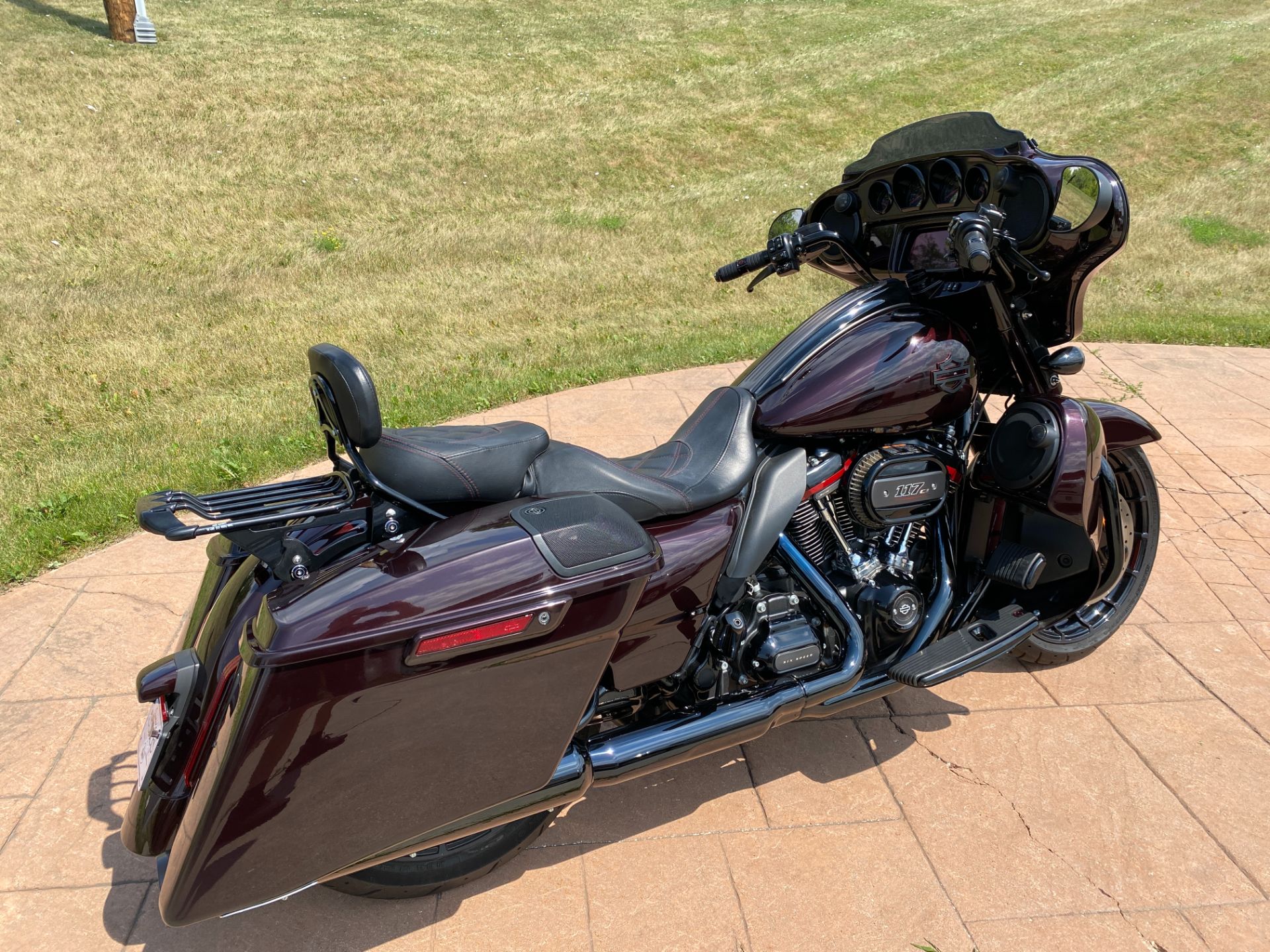 2019 Harley-Davidson CVO™ Street Glide® in Big Bend, Wisconsin - Photo 20