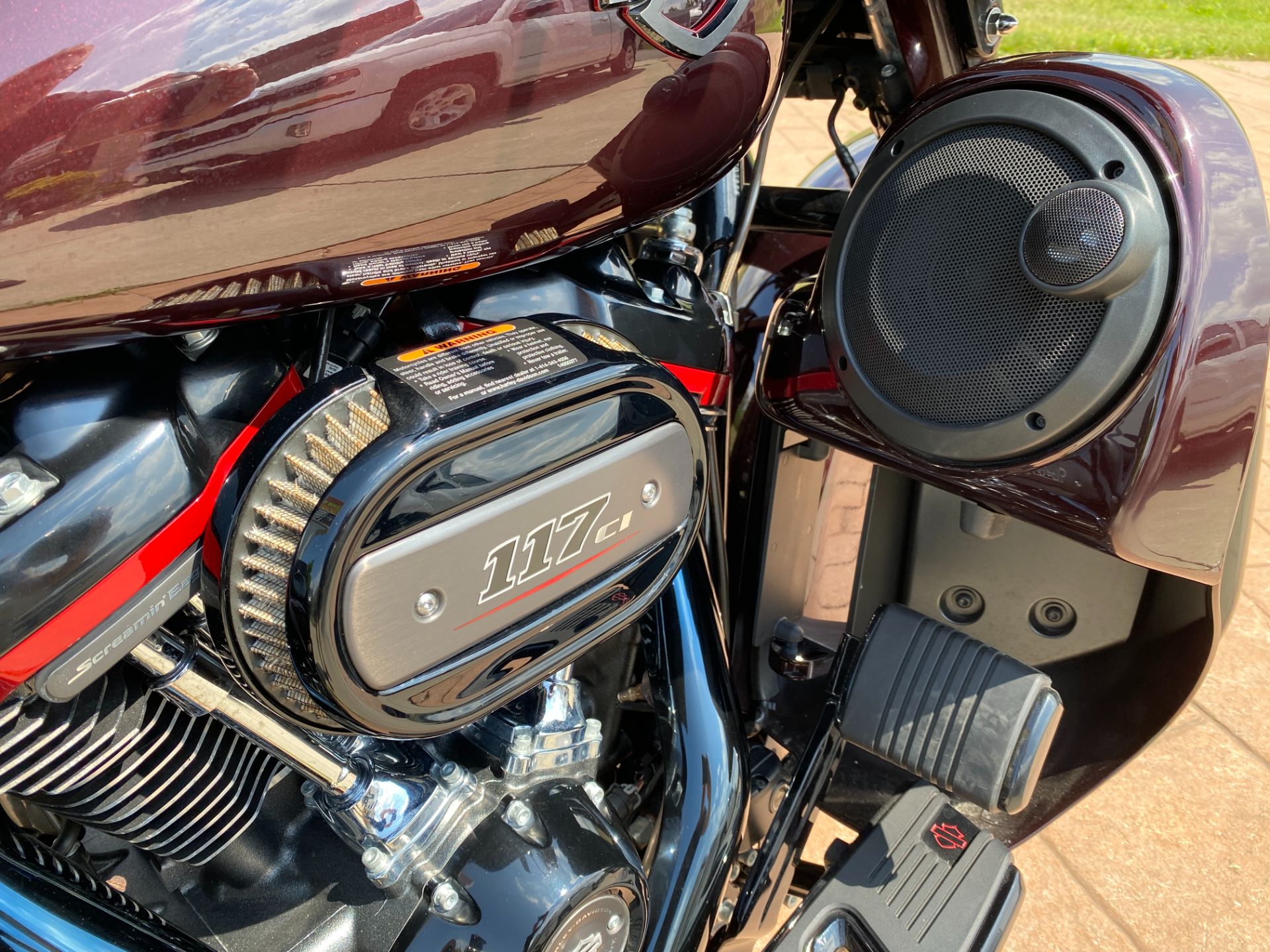 2019 Harley-Davidson CVO™ Street Glide® in Big Bend, Wisconsin - Photo 22