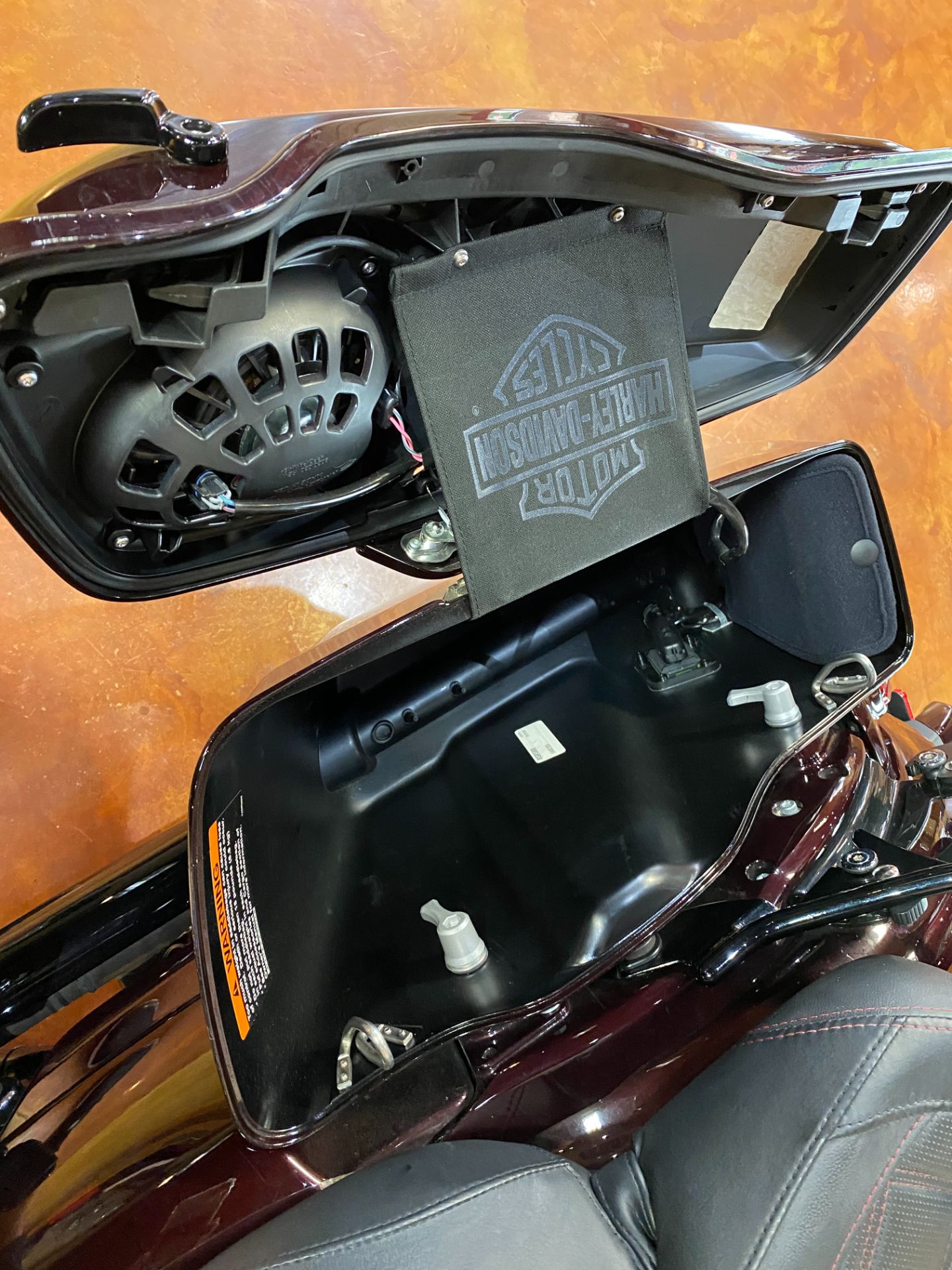 2019 Harley-Davidson CVO™ Street Glide® in Big Bend, Wisconsin - Photo 36