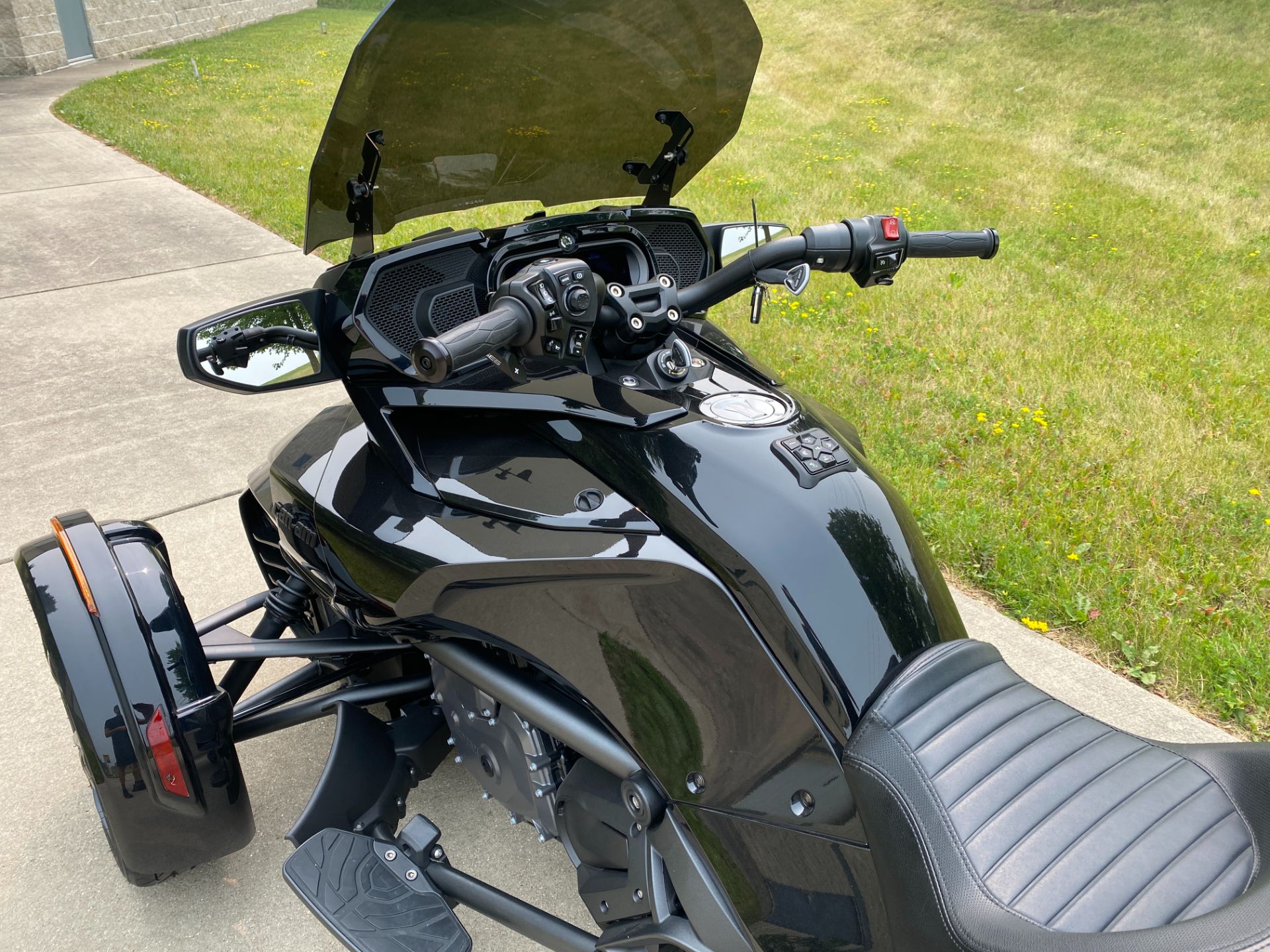 2020 Can-Am Spyder F3 Limited in Big Bend, Wisconsin - Photo 9
