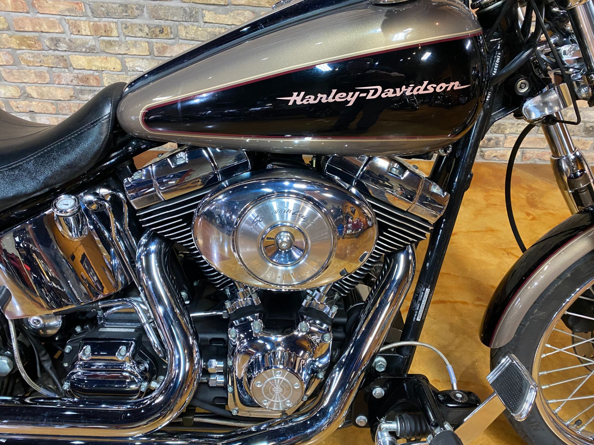 2004 Harley-Davidson FXSTD/FXSTDI Softail® Deuce™ in Big Bend, Wisconsin - Photo 5