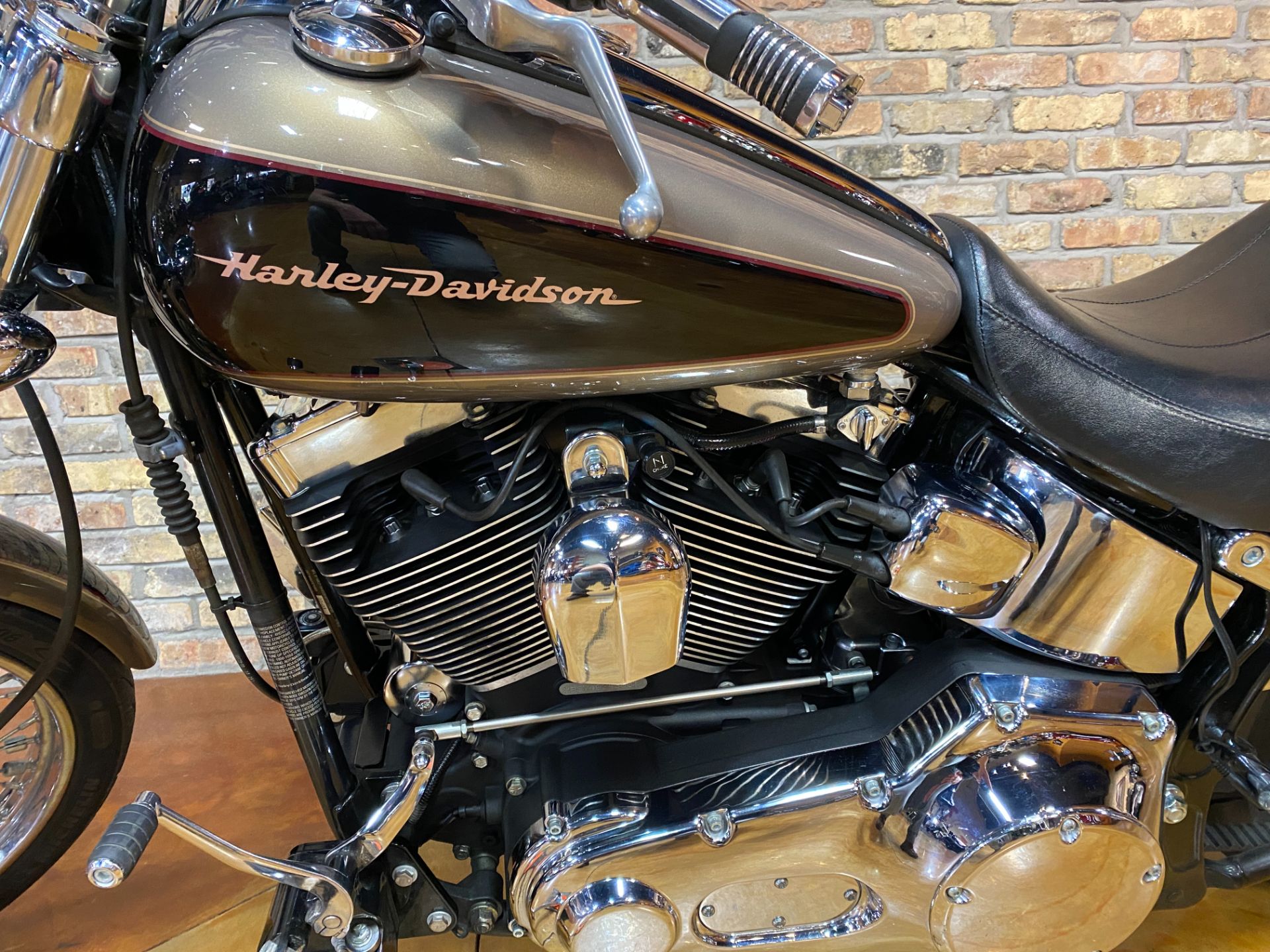 2004 Harley-Davidson FXSTD/FXSTDI Softail® Deuce™ in Big Bend, Wisconsin - Photo 21
