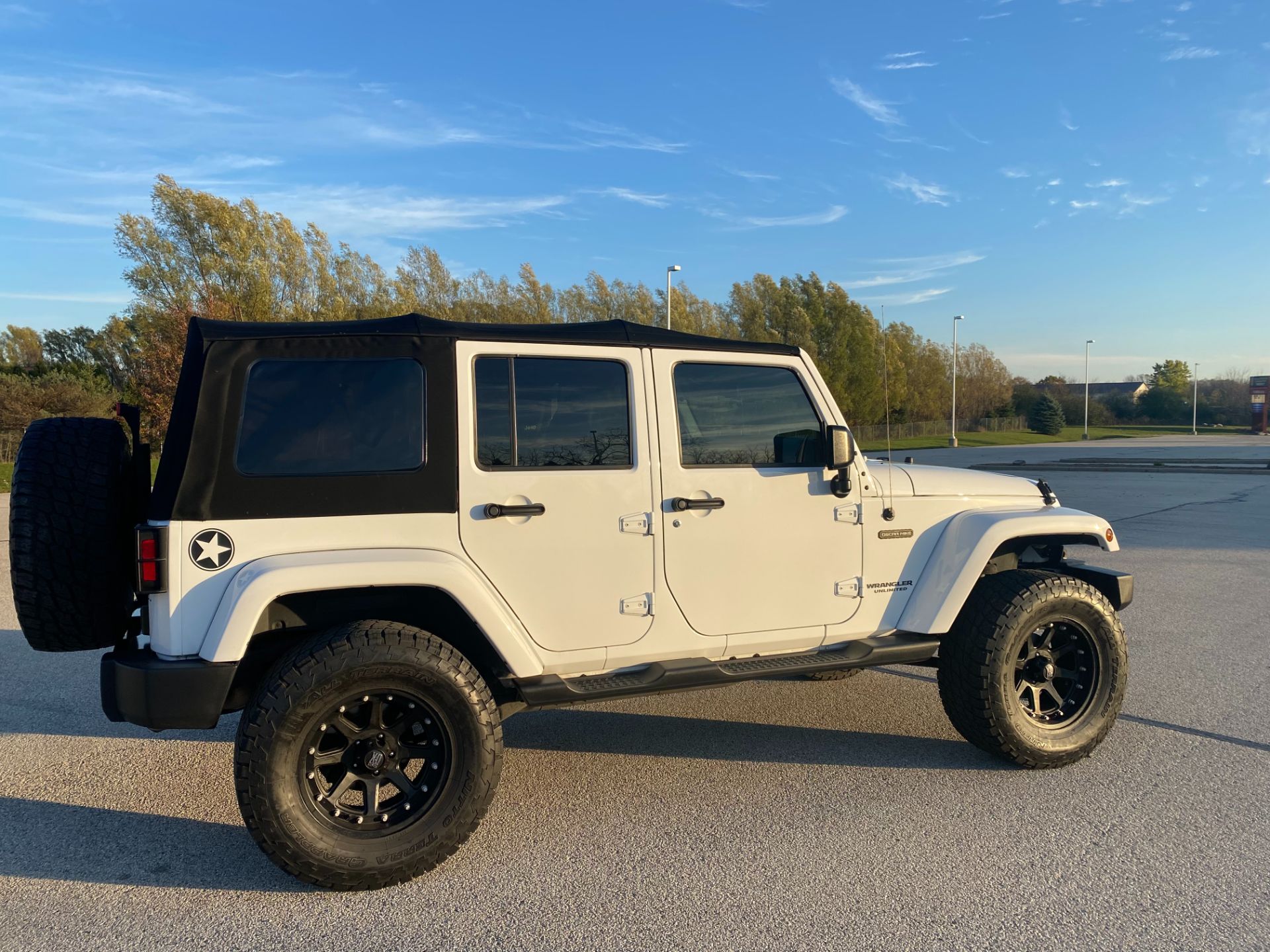 2017 Jeep® Jeep Wrangler Unlimited Freedom OSCAR MIKE EDITION in Big Bend, Wisconsin - Photo 21