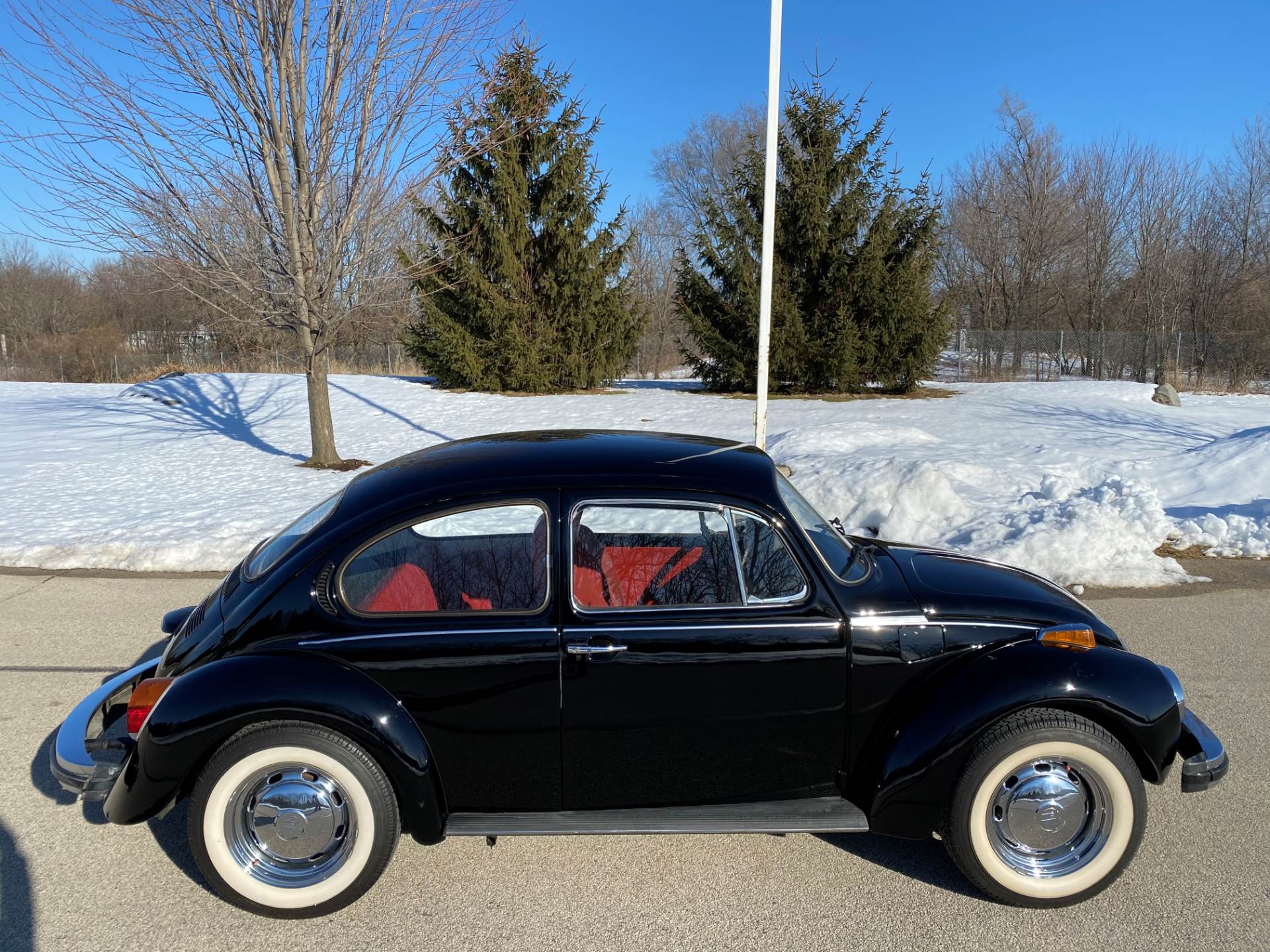1974 Volkswagen Super Beetle in Big Bend, Wisconsin - Photo 4