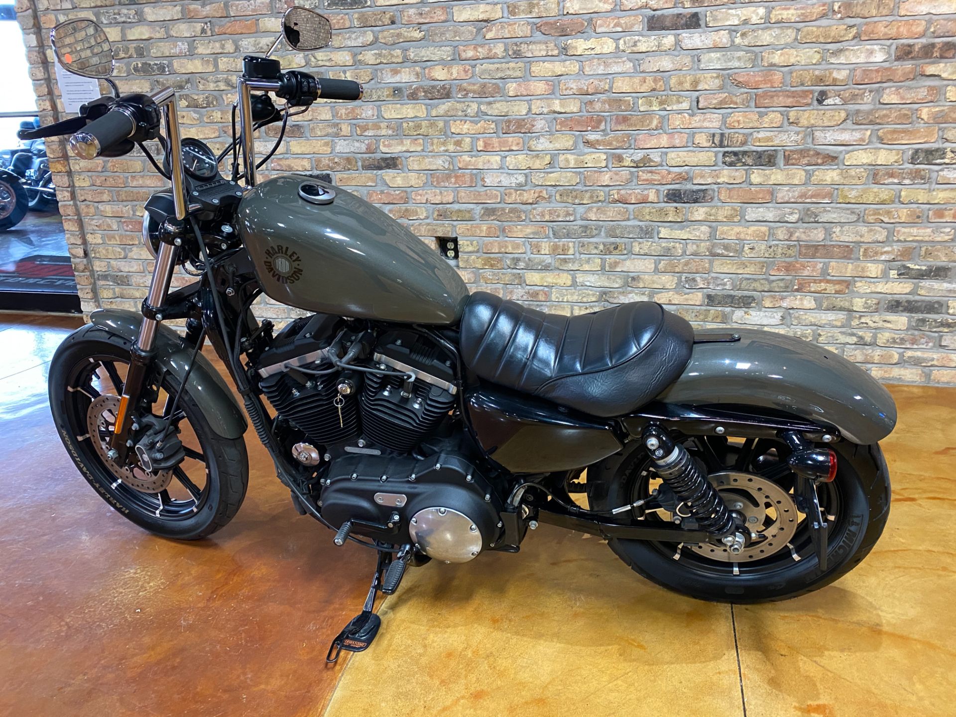 2019 Harley-Davidson Iron 883™ in Big Bend, Wisconsin - Photo 15