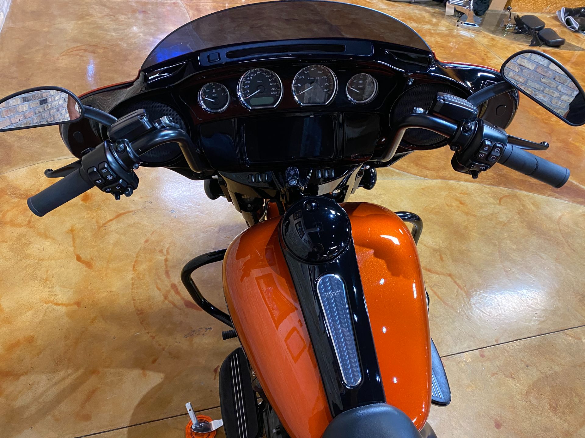 2019 Harley-Davidson Street Glide® Special in Big Bend, Wisconsin - Photo 12