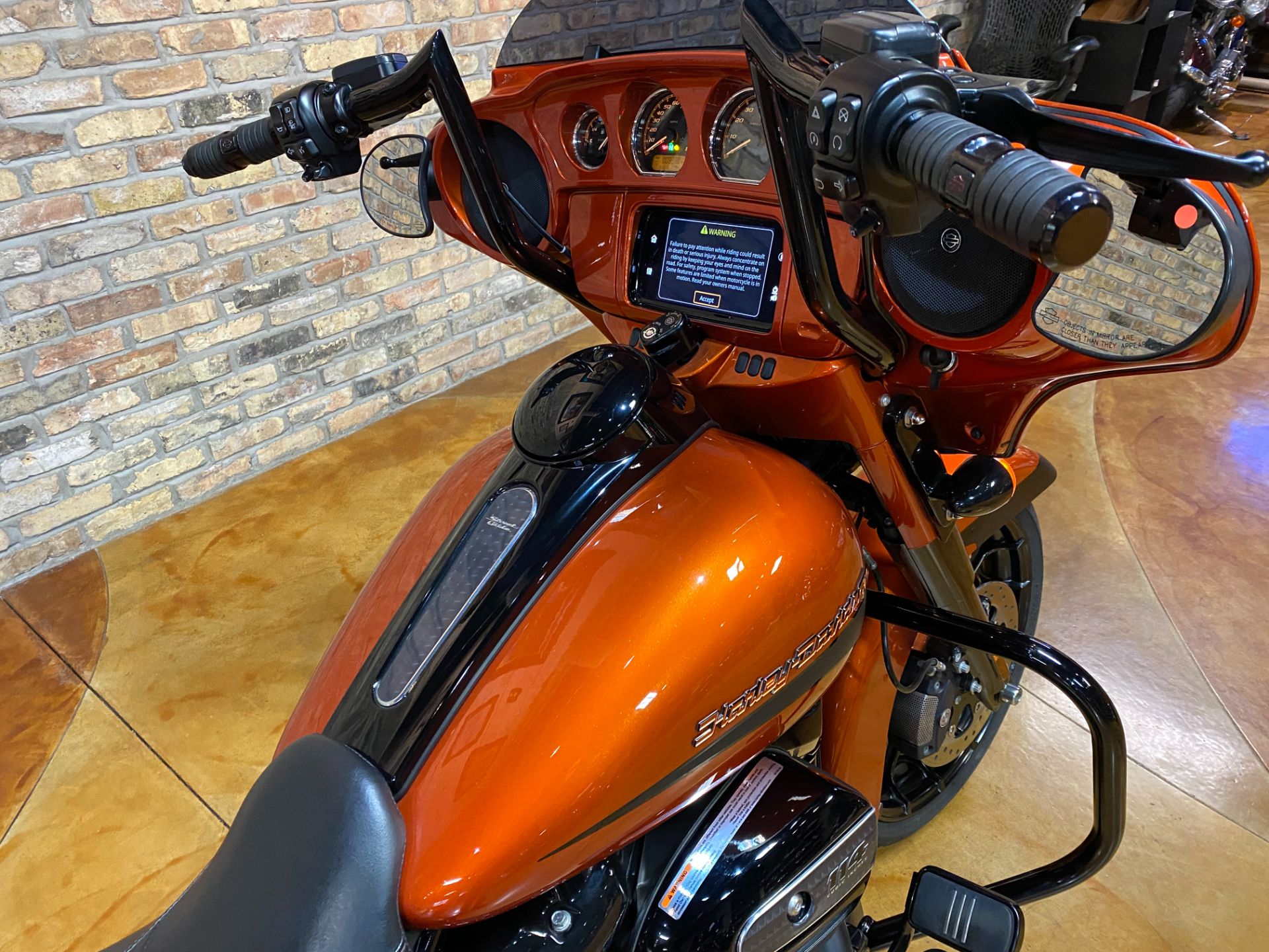 2019 Harley-Davidson Street Glide® Special in Big Bend, Wisconsin - Photo 11