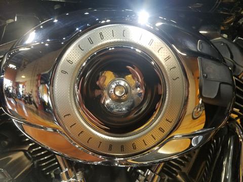 2010 Harley-Davidson Ultra Classic® Electra Glide® in Big Bend, Wisconsin - Photo 12