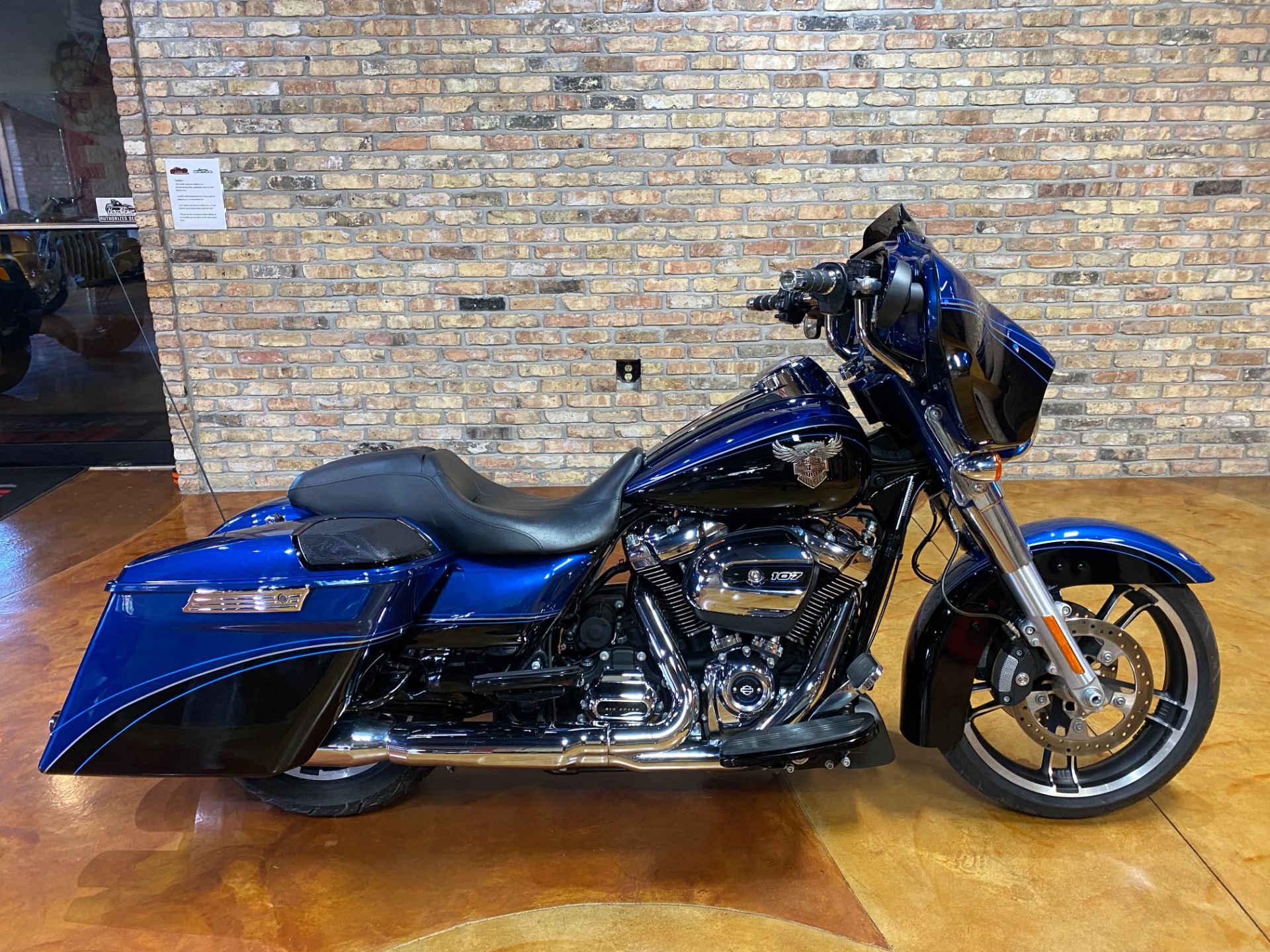 2018 Harley-Davidson 115th Anniversary Street Glide® in Big Bend, Wisconsin - Photo 25