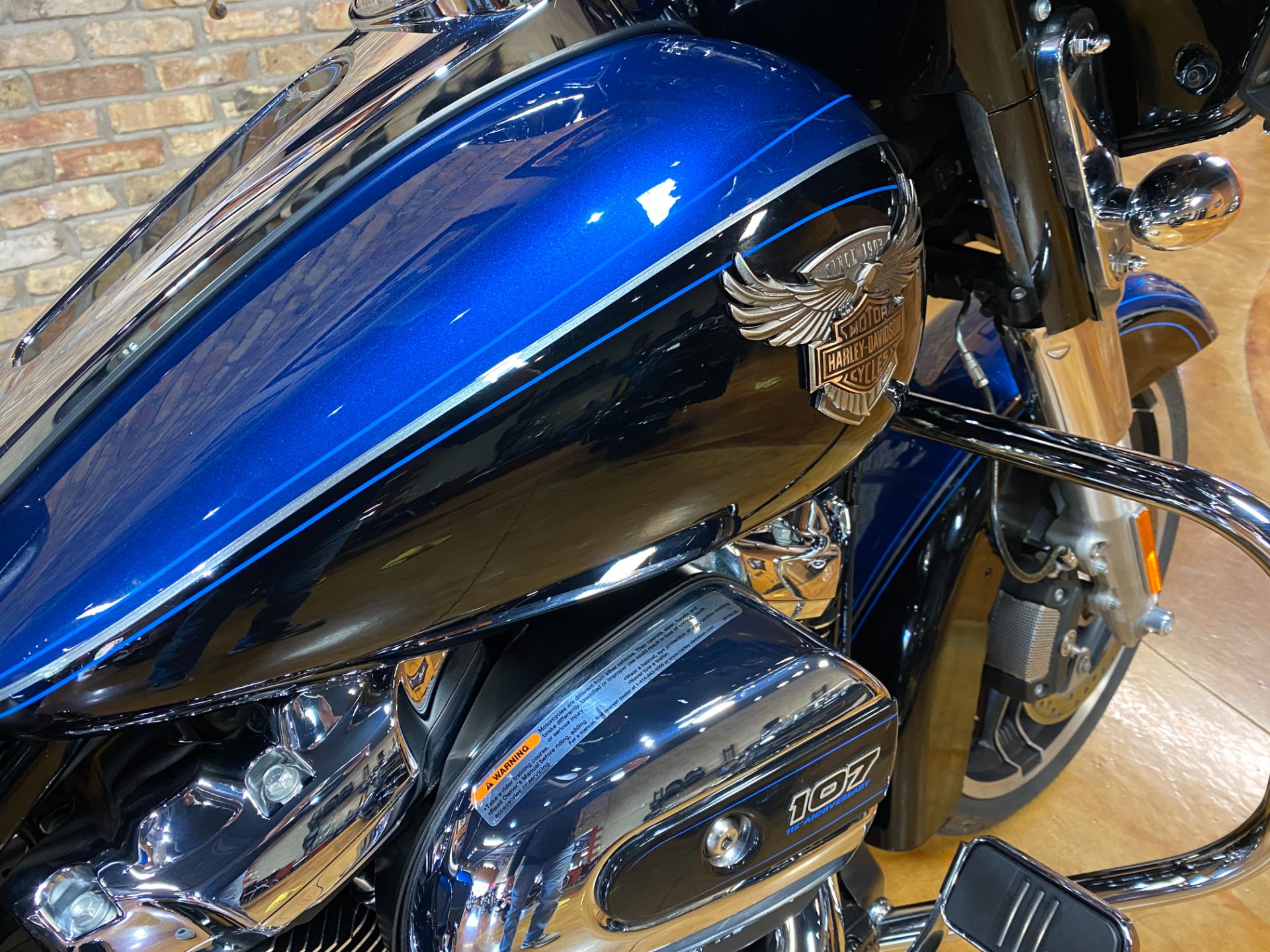 2018 Harley-Davidson 115th Anniversary Street Glide® in Big Bend, Wisconsin - Photo 7