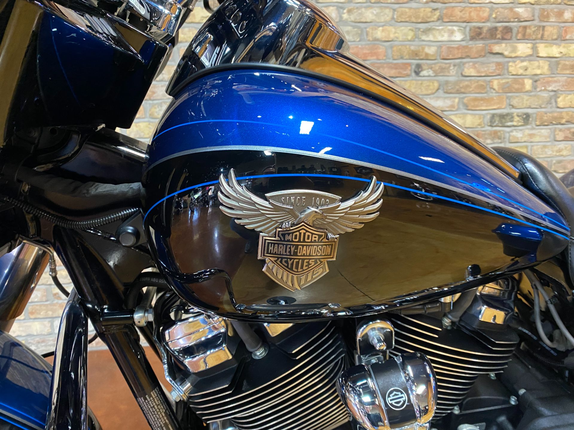 2018 Harley-Davidson 115th Anniversary Street Glide® in Big Bend, Wisconsin - Photo 12