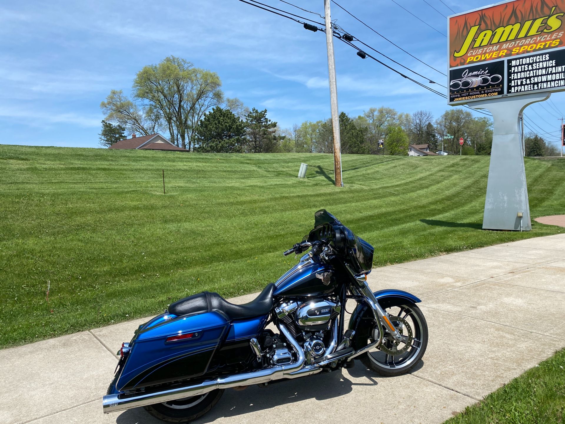 2018 Harley-Davidson 115th Anniversary Street Glide® in Big Bend, Wisconsin - Photo 30