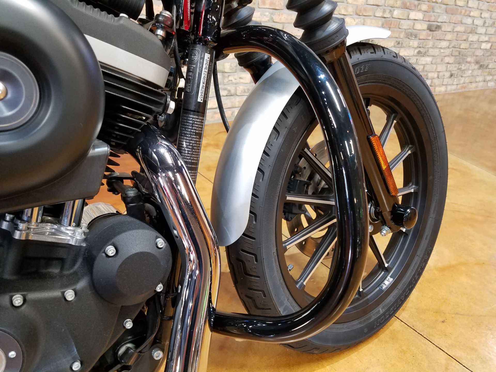 2009 Harley-Davidson Sportster® Iron 883™ in Big Bend, Wisconsin - Photo 10