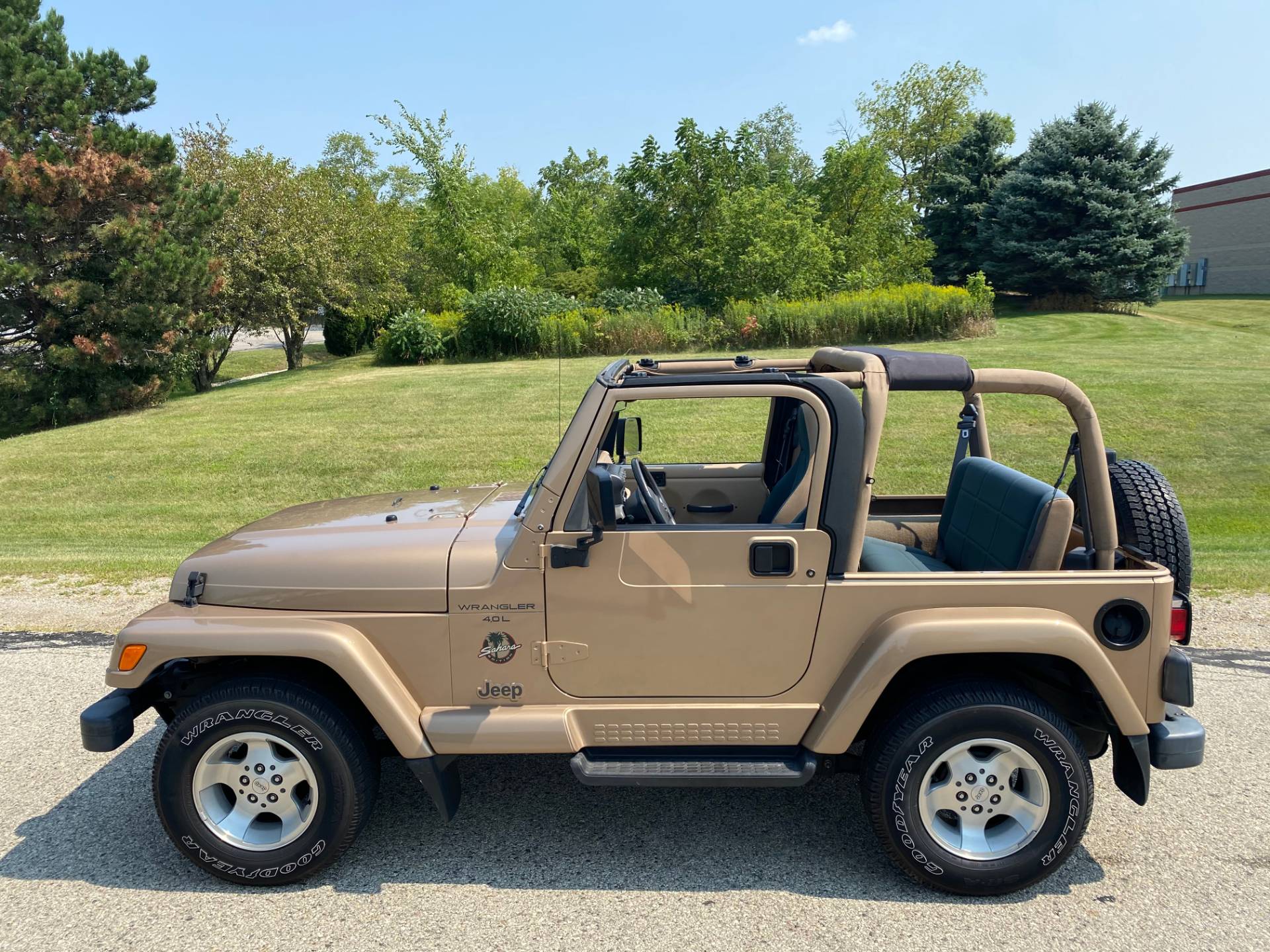 Actualizar 37+ imagen beige jeep wrangler sahara