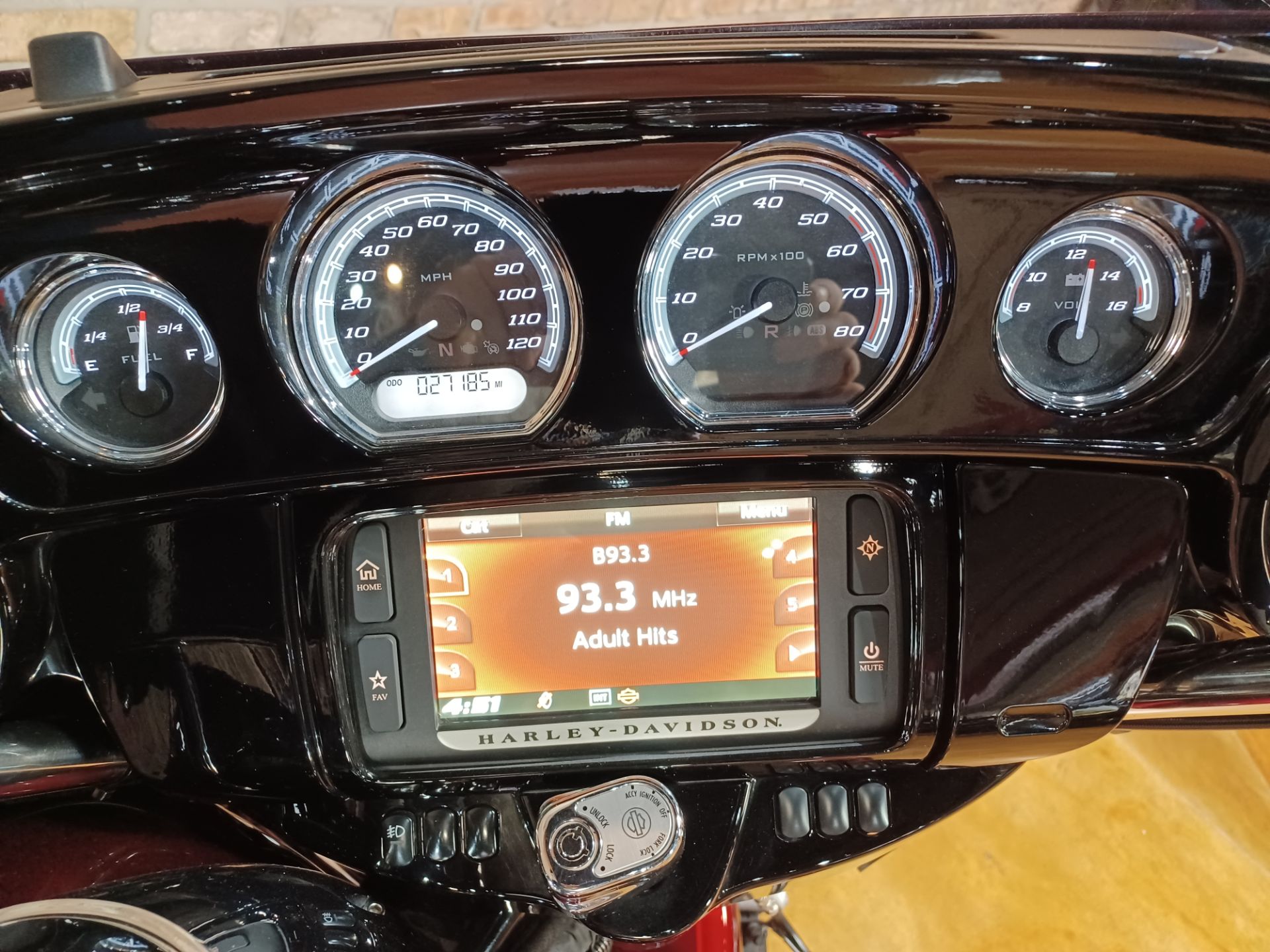 2016 Harley-Davidson Ultra Limited Low in Big Bend, Wisconsin - Photo 15