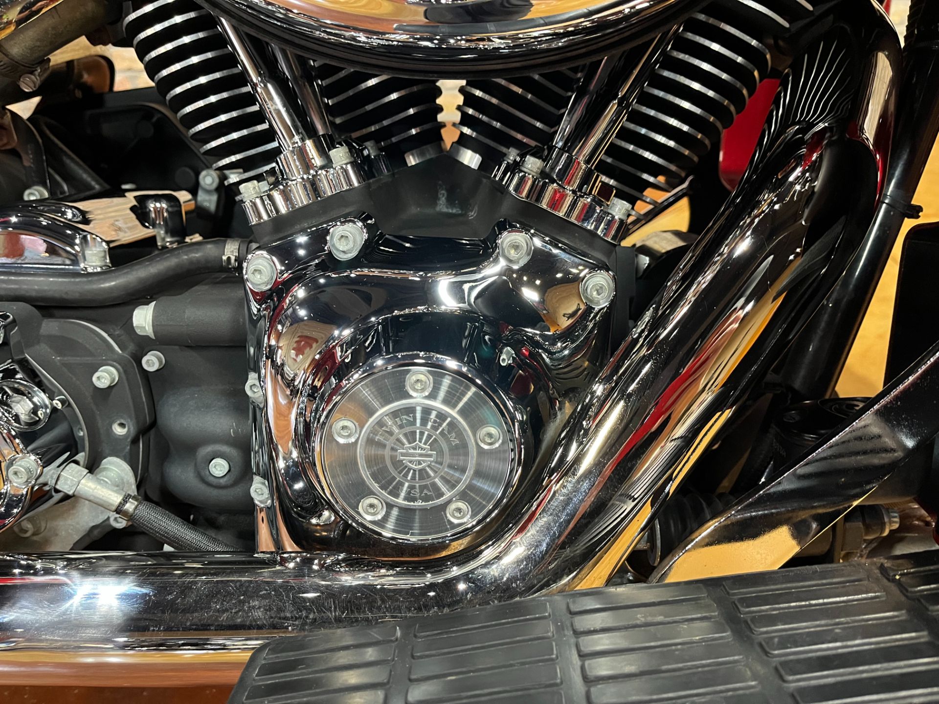 2004 Harley-Davidson FLHTCUI Ultra Classic® Electra Glide® in Big Bend, Wisconsin - Photo 12