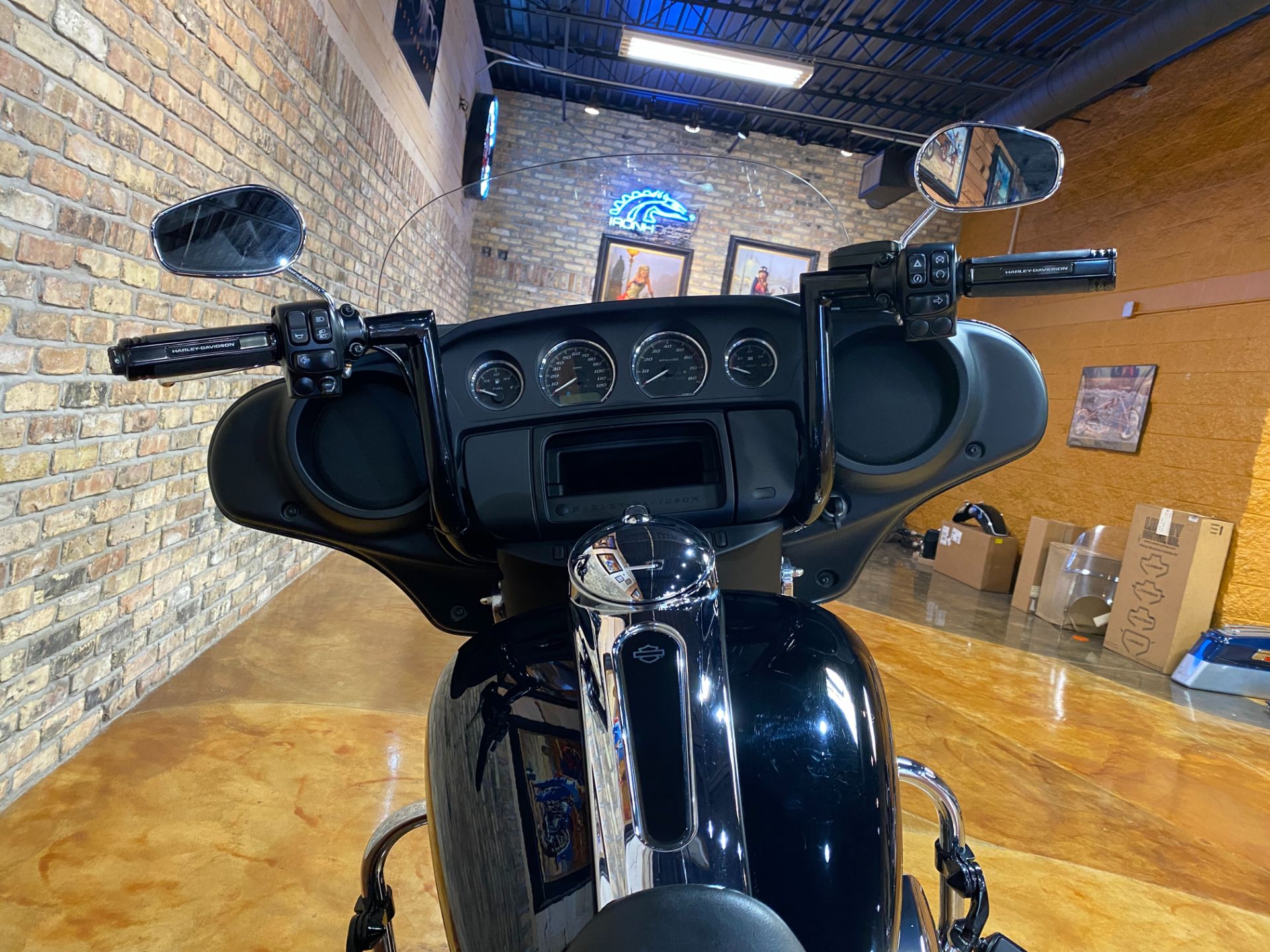 2021 Harley-Davidson Electra Glide® Standard in Big Bend, Wisconsin - Photo 8