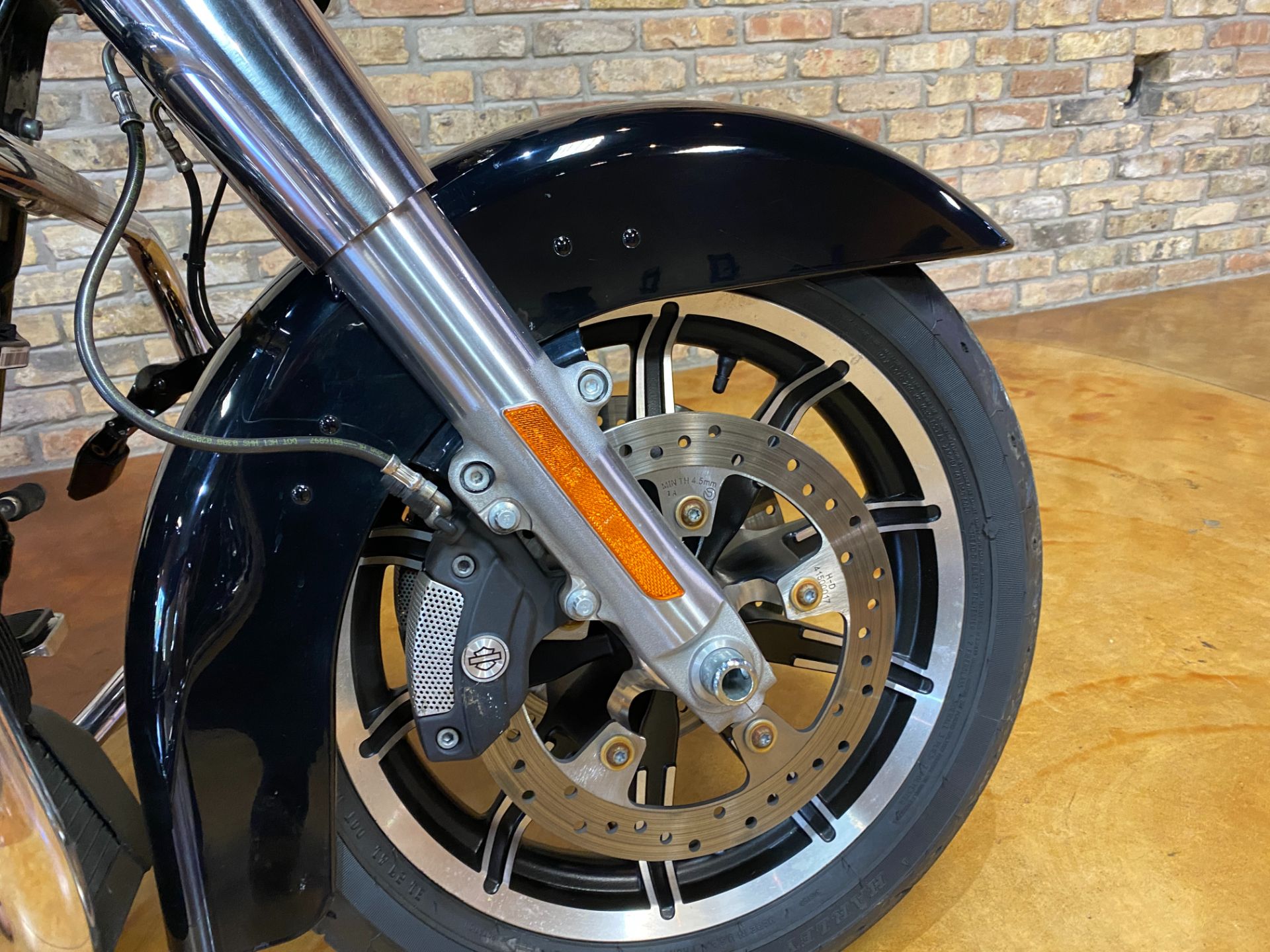 2021 Harley-Davidson Electra Glide® Standard in Big Bend, Wisconsin - Photo 14
