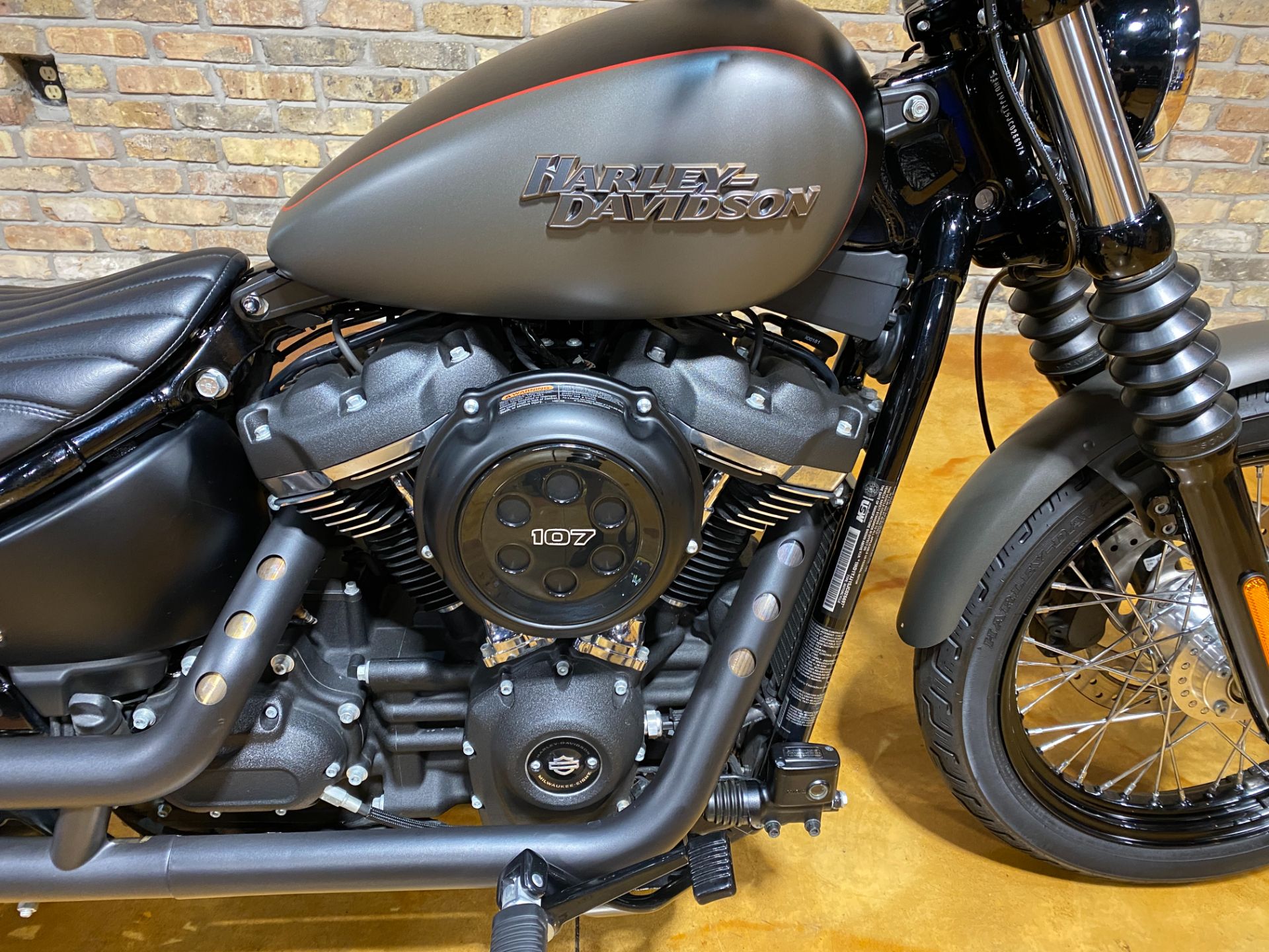 2018 Harley-Davidson Street Bob® 107 in Big Bend, Wisconsin - Photo 5