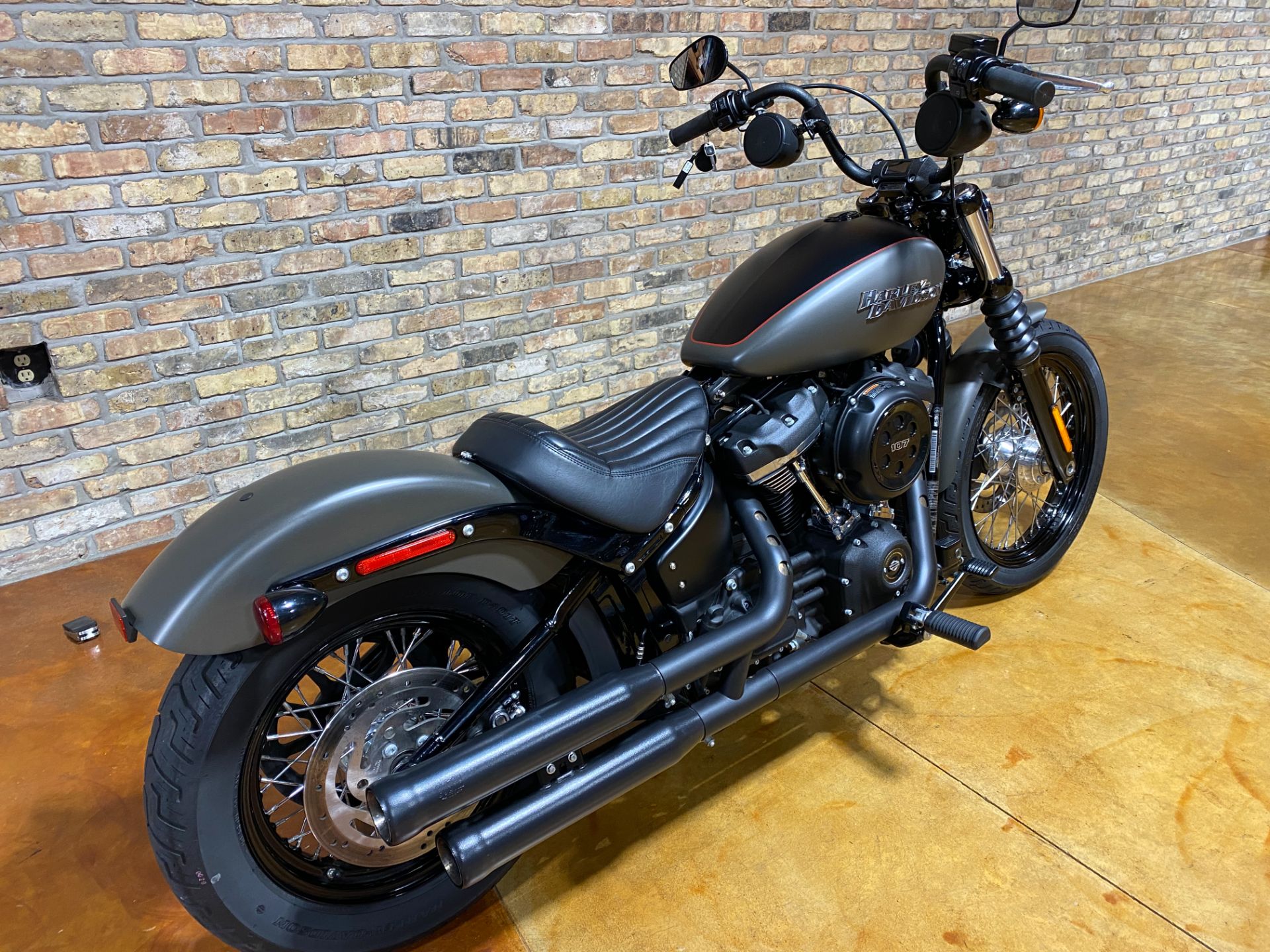 2018 Harley-Davidson Street Bob® 107 in Big Bend, Wisconsin - Photo 7