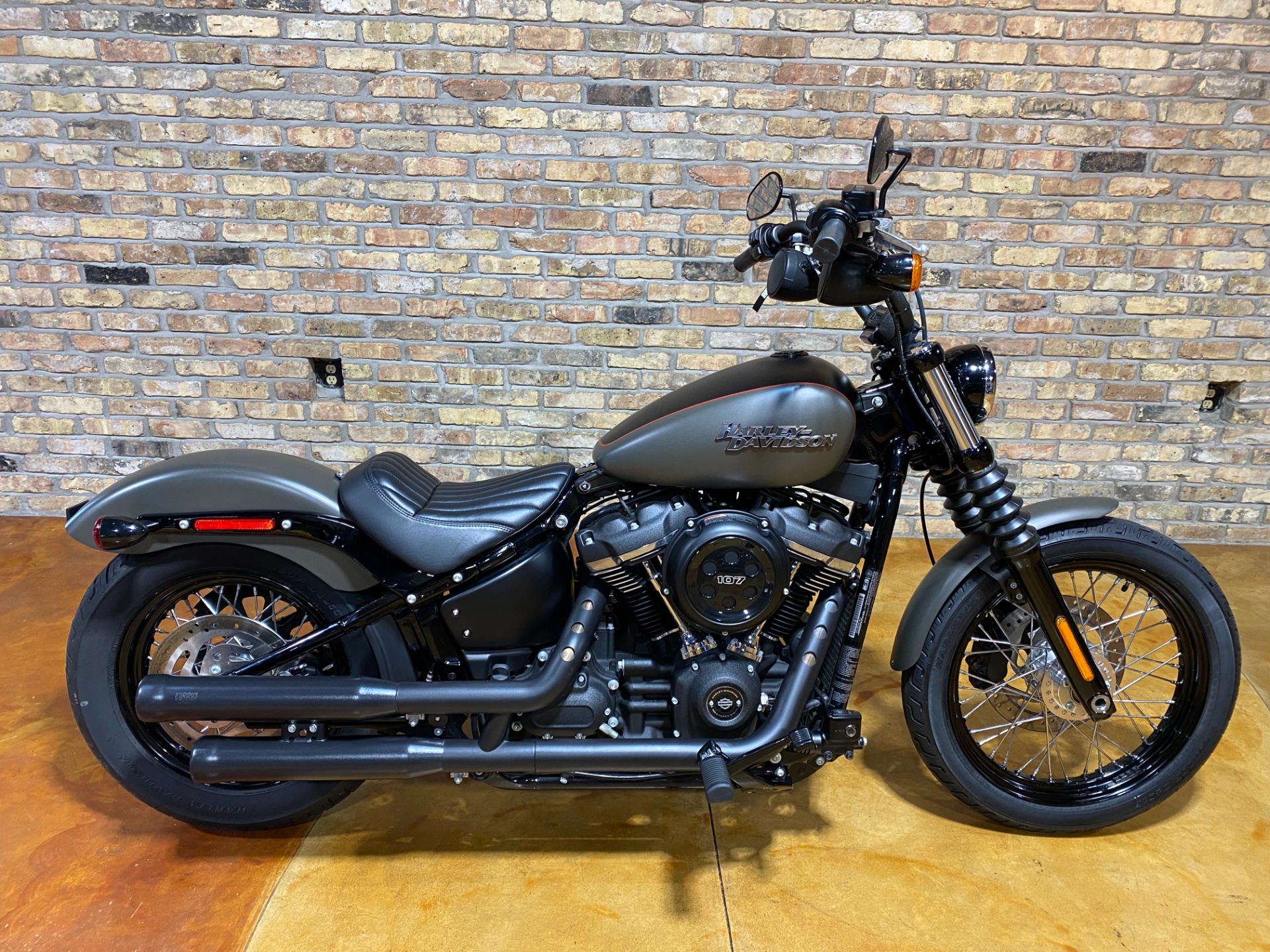 2018 Harley-Davidson Street Bob® 107 in Big Bend, Wisconsin - Photo 14