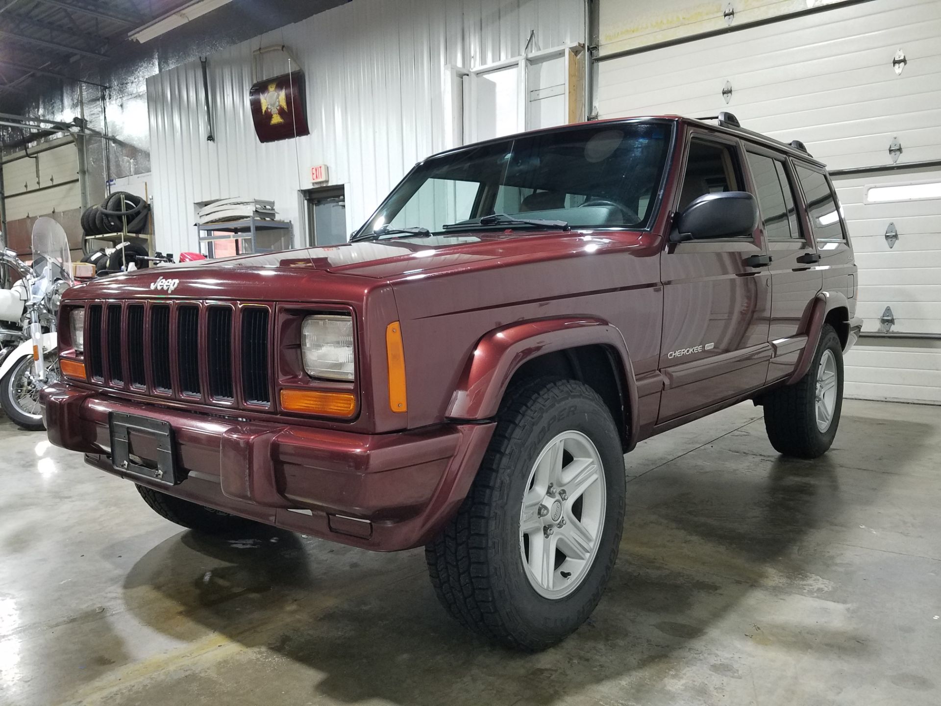 2001 Jeep® Cherokee Classic in Big Bend, Wisconsin - Photo 22