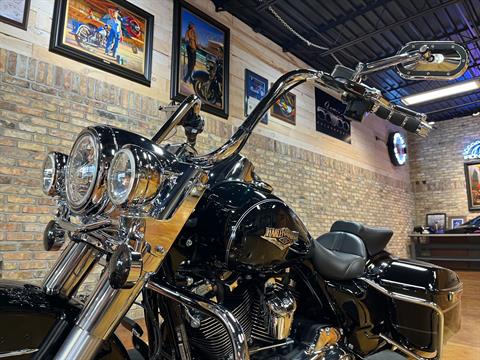 2017 Harley-Davidson Road King® in Big Bend, Wisconsin - Photo 32