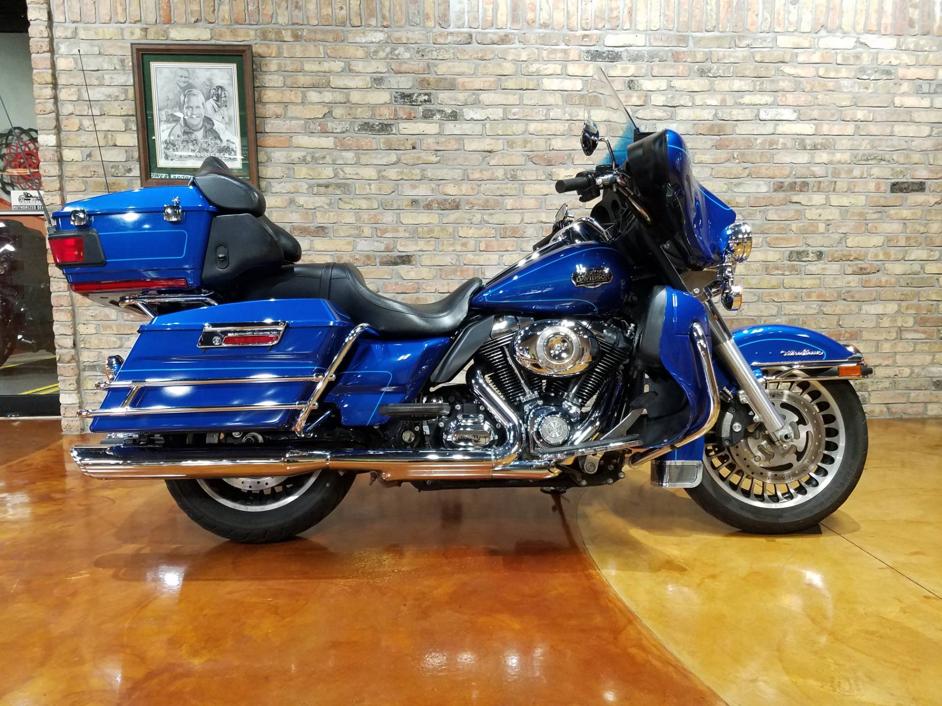 Used 2010 Harley Davidson Ultra Classic Electra Glide Motorcycles In Big Bend Wi 4314 Flame Blue Pearl