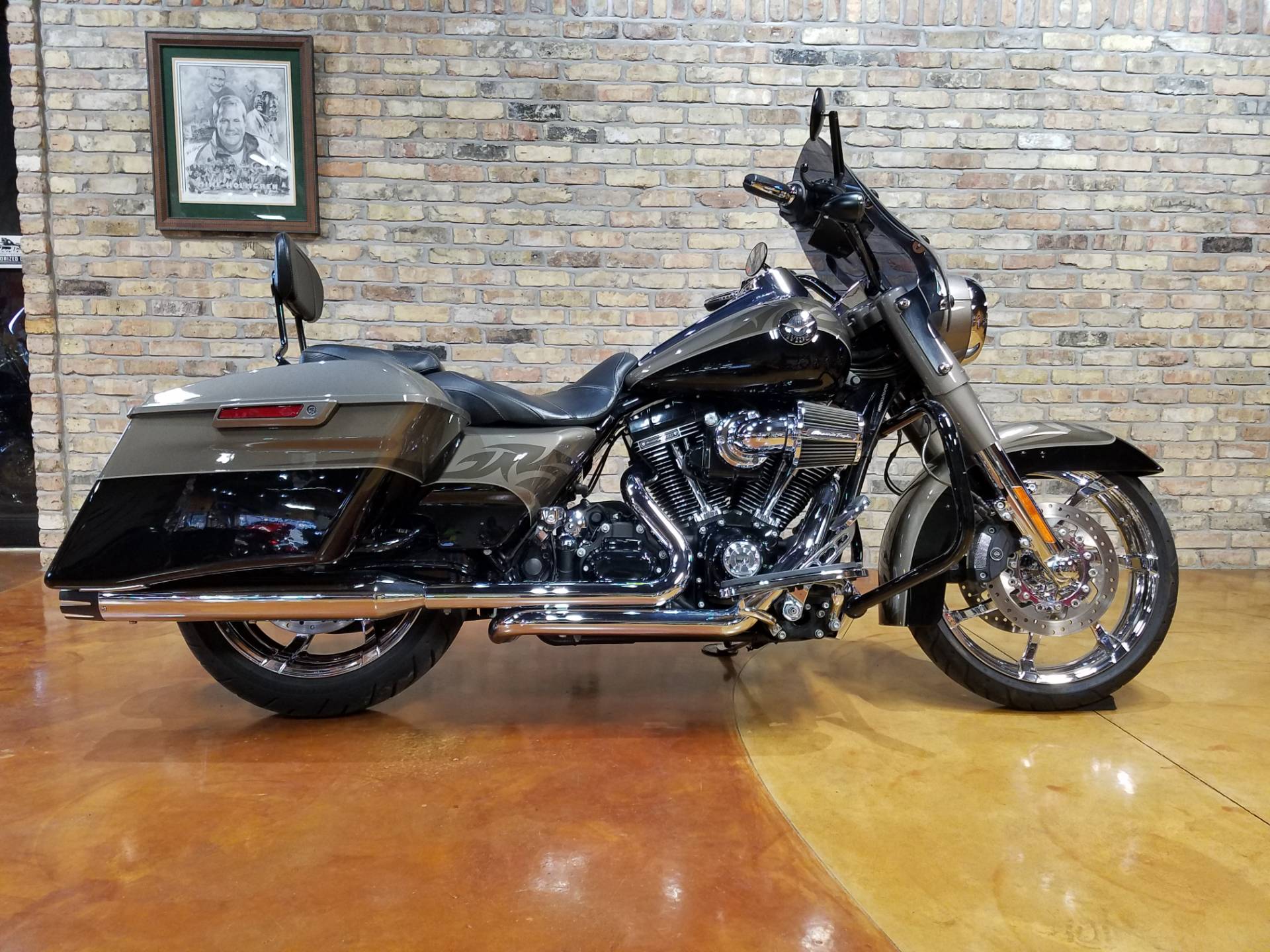 2014 Harley-Davidson CVO™ Road King® in Big Bend, Wisconsin - Photo 59