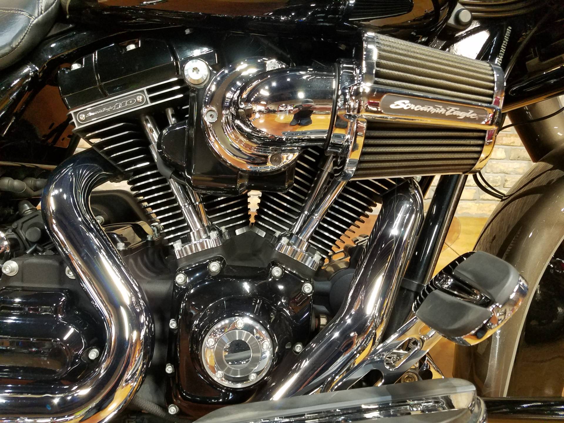 2014 Harley-Davidson CVO™ Road King® in Big Bend, Wisconsin - Photo 8