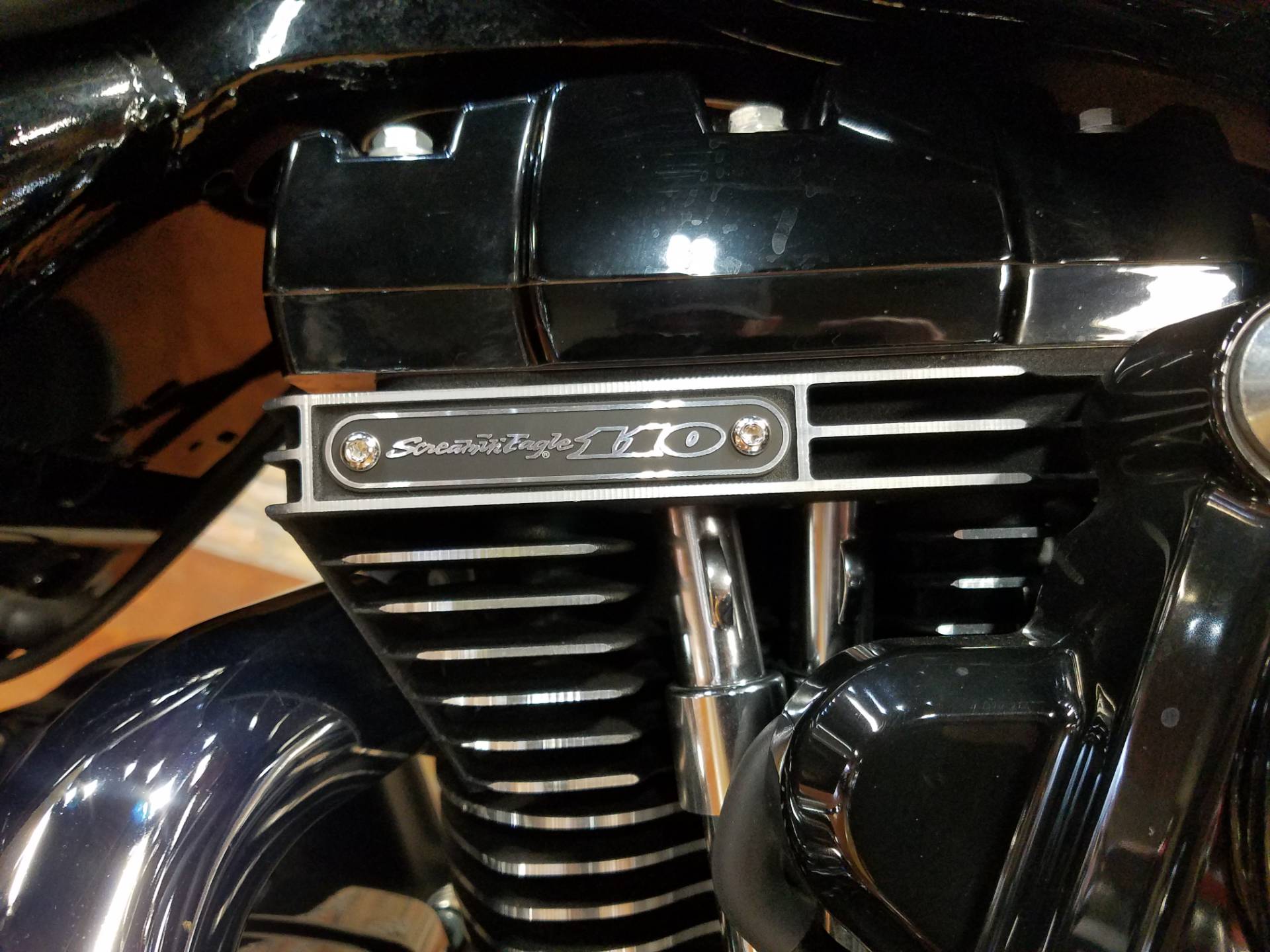 2014 Harley-Davidson CVO™ Road King® in Big Bend, Wisconsin - Photo 9