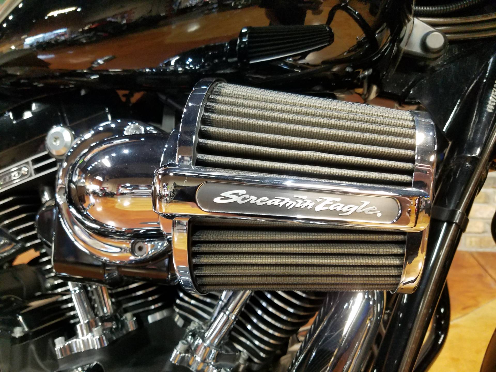 2014 Harley-Davidson CVO™ Road King® in Big Bend, Wisconsin - Photo 10