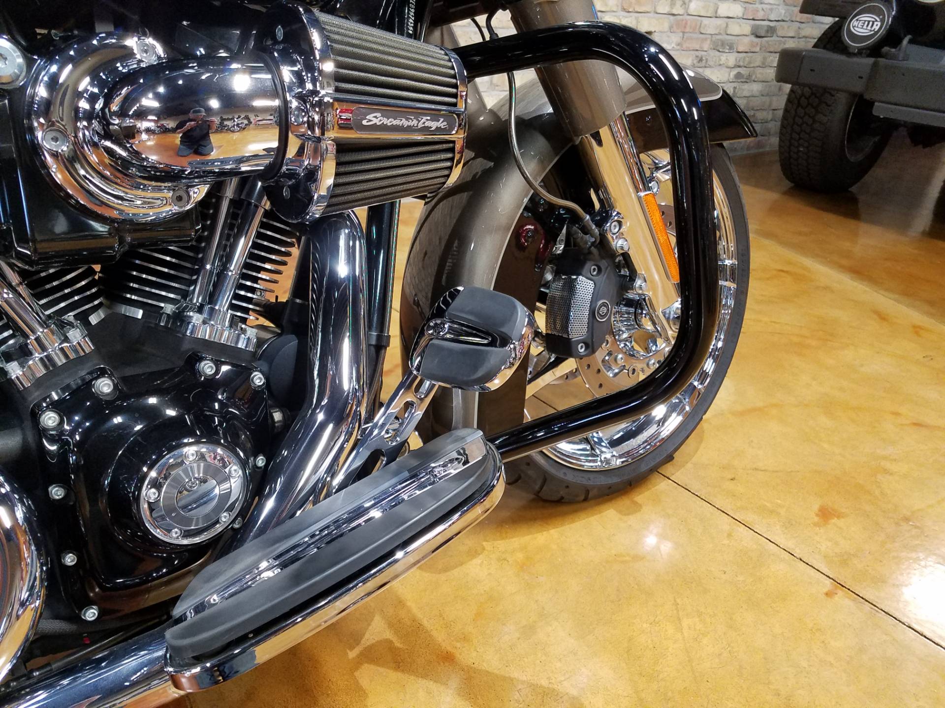 2014 Harley-Davidson CVO™ Road King® in Big Bend, Wisconsin - Photo 13
