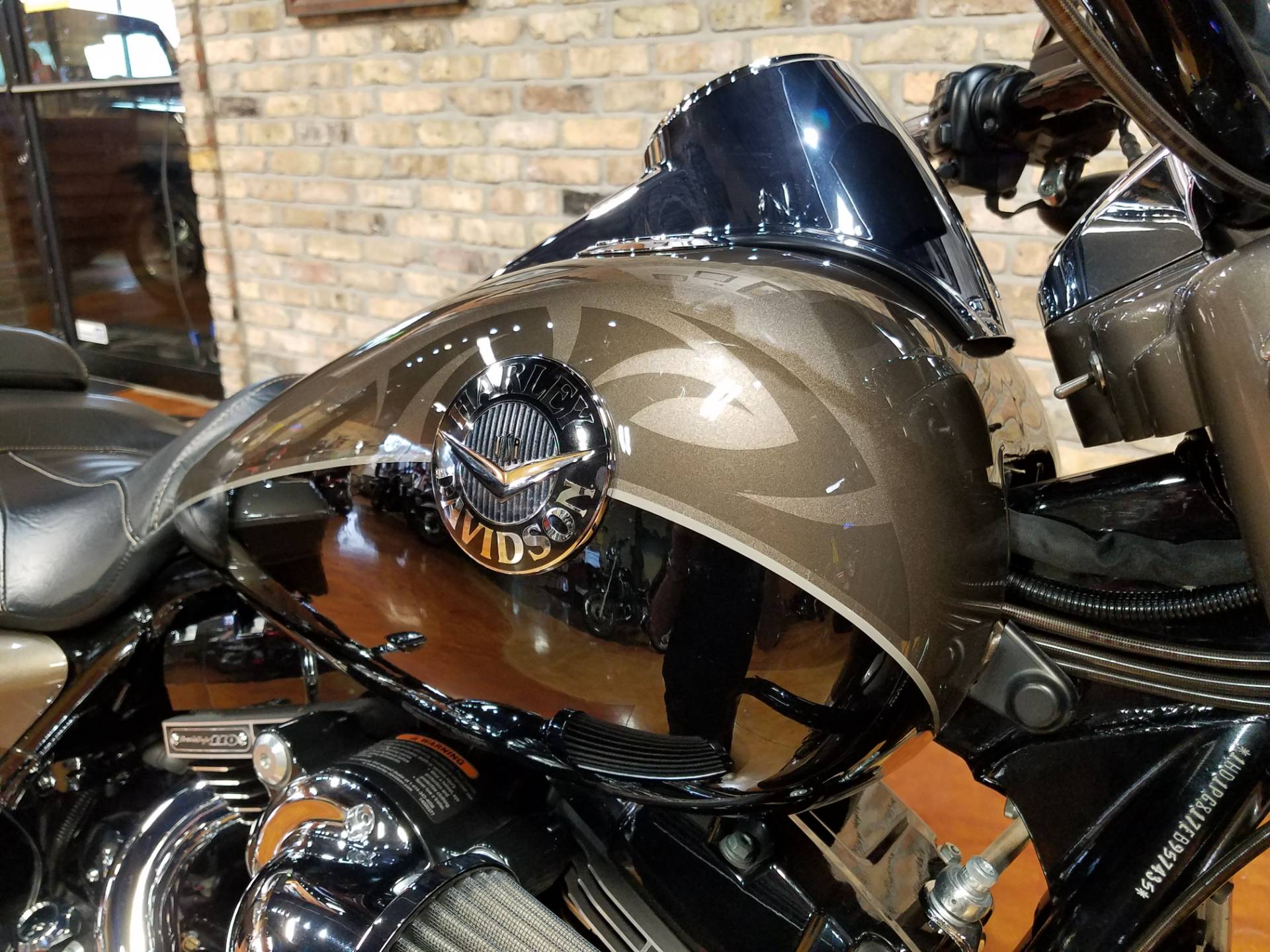 2014 Harley-Davidson CVO™ Road King® in Big Bend, Wisconsin - Photo 15