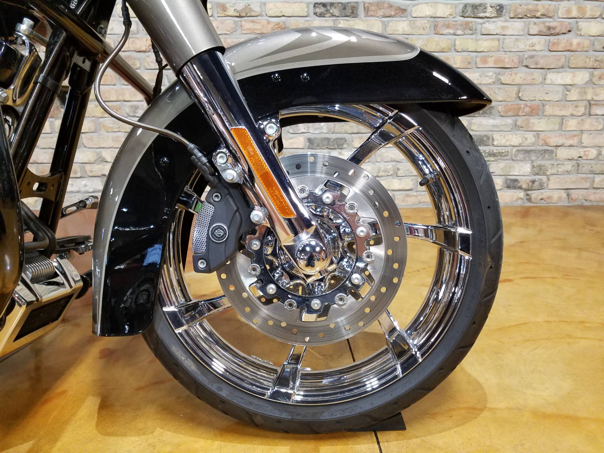 2014 Harley-Davidson CVO™ Road King® in Big Bend, Wisconsin - Photo 17