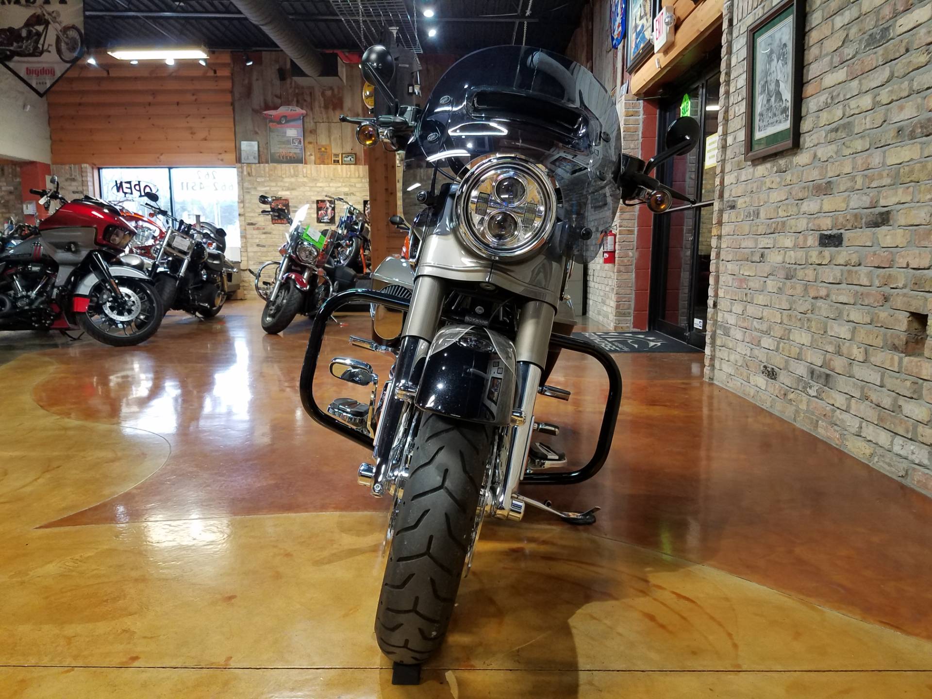 2014 Harley-Davidson CVO™ Road King® in Big Bend, Wisconsin - Photo 19