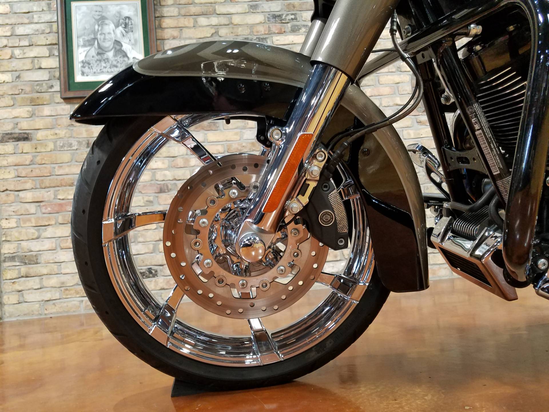 2014 Harley-Davidson CVO™ Road King® in Big Bend, Wisconsin - Photo 34