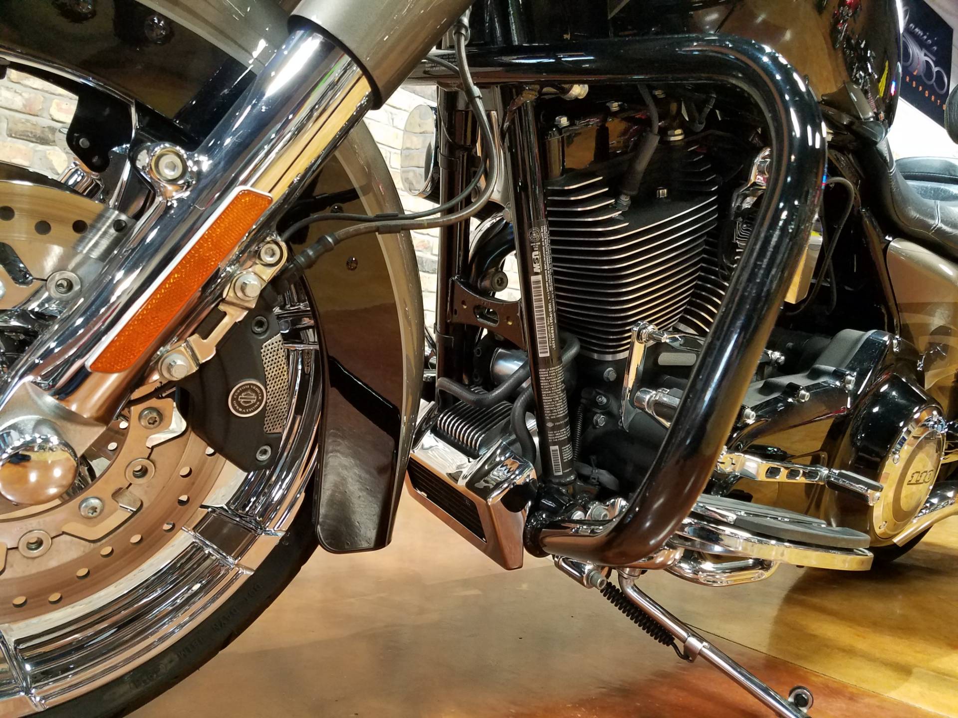 2014 Harley-Davidson CVO™ Road King® in Big Bend, Wisconsin - Photo 35
