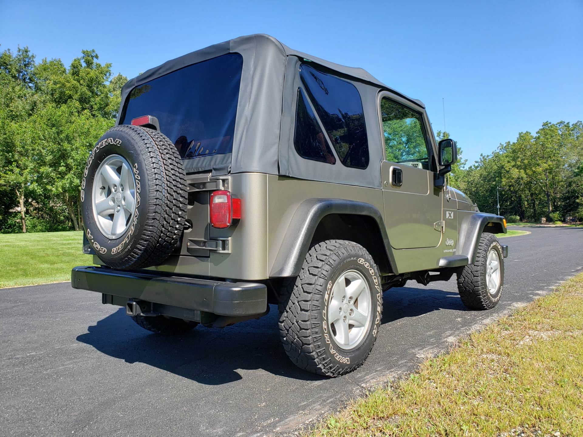 2003 Jeep Wrangler X 4WD 2dr SUV in Big Bend, Wisconsin - Photo 17