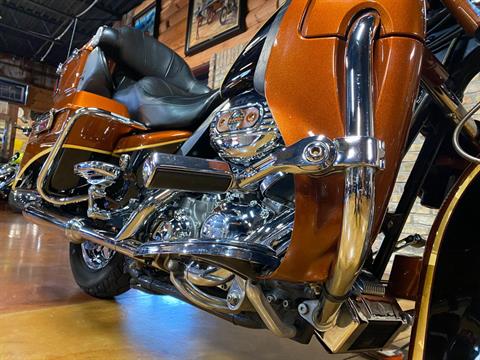 2008 Harley-Davidson CVO™ Screamin' Eagle® Ultra Classic® Electra Glide® in Big Bend, Wisconsin - Photo 9