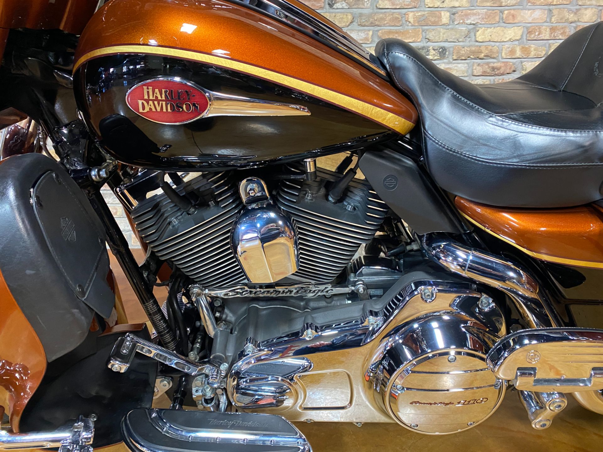 2008 Harley-Davidson CVO™ Screamin' Eagle® Ultra Classic® Electra Glide® in Big Bend, Wisconsin - Photo 26