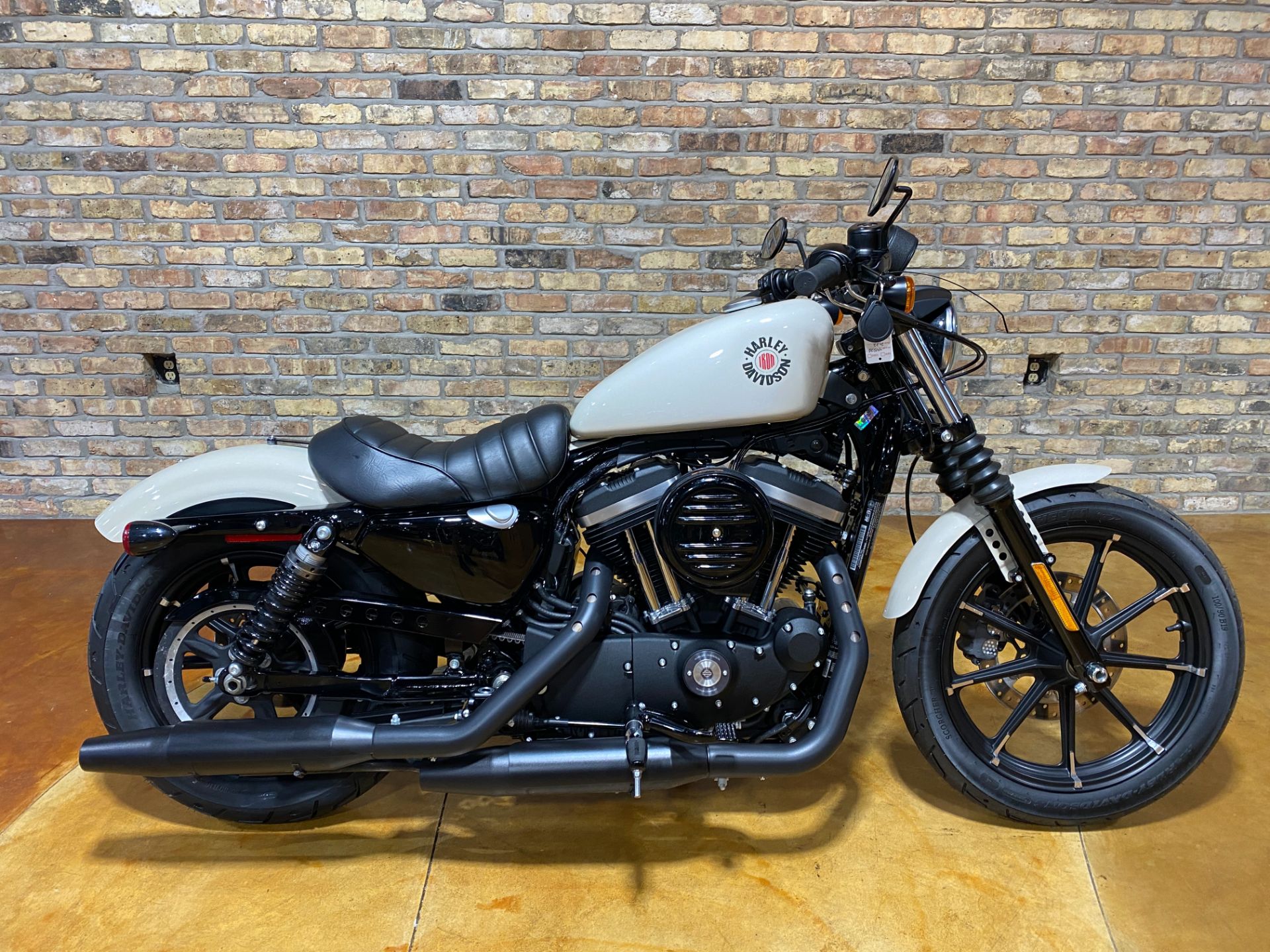 2022 Harley-Davidson Iron 883™ in Big Bend, Wisconsin - Photo 32