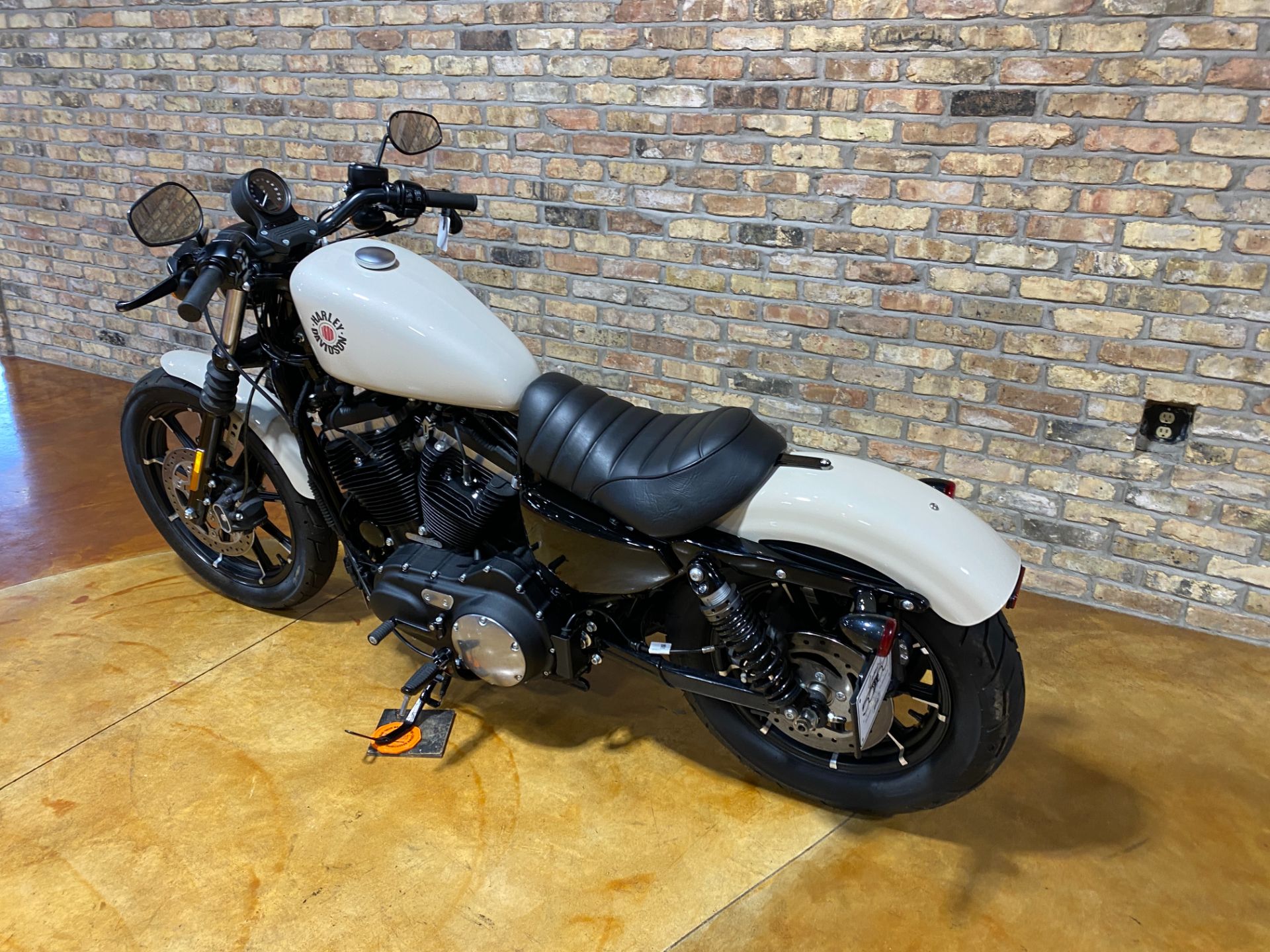2022 Harley-Davidson Iron 883™ in Big Bend, Wisconsin - Photo 19