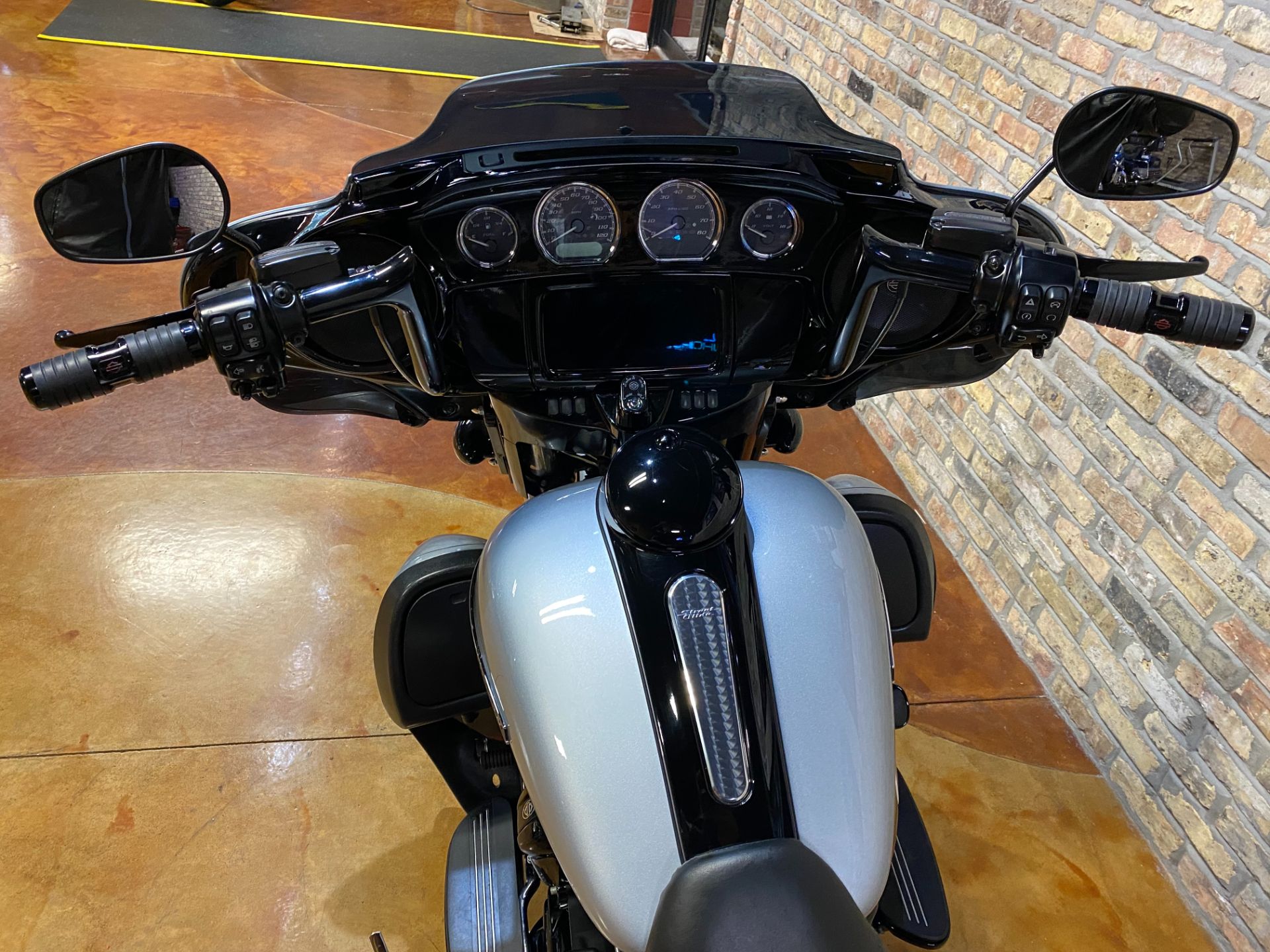 2019 Harley-Davidson Street Glide® Special in Big Bend, Wisconsin - Photo 7