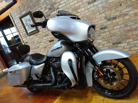 2019 Harley-Davidson Street Glide® Special in Big Bend, Wisconsin - Photo 30