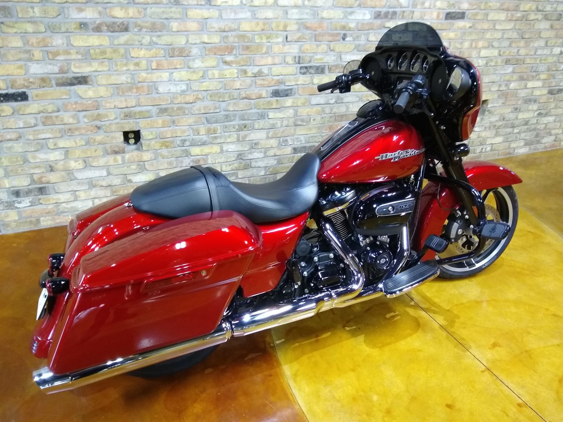 2018 Harley-Davidson Street Glide® Special in Big Bend, Wisconsin - Photo 8