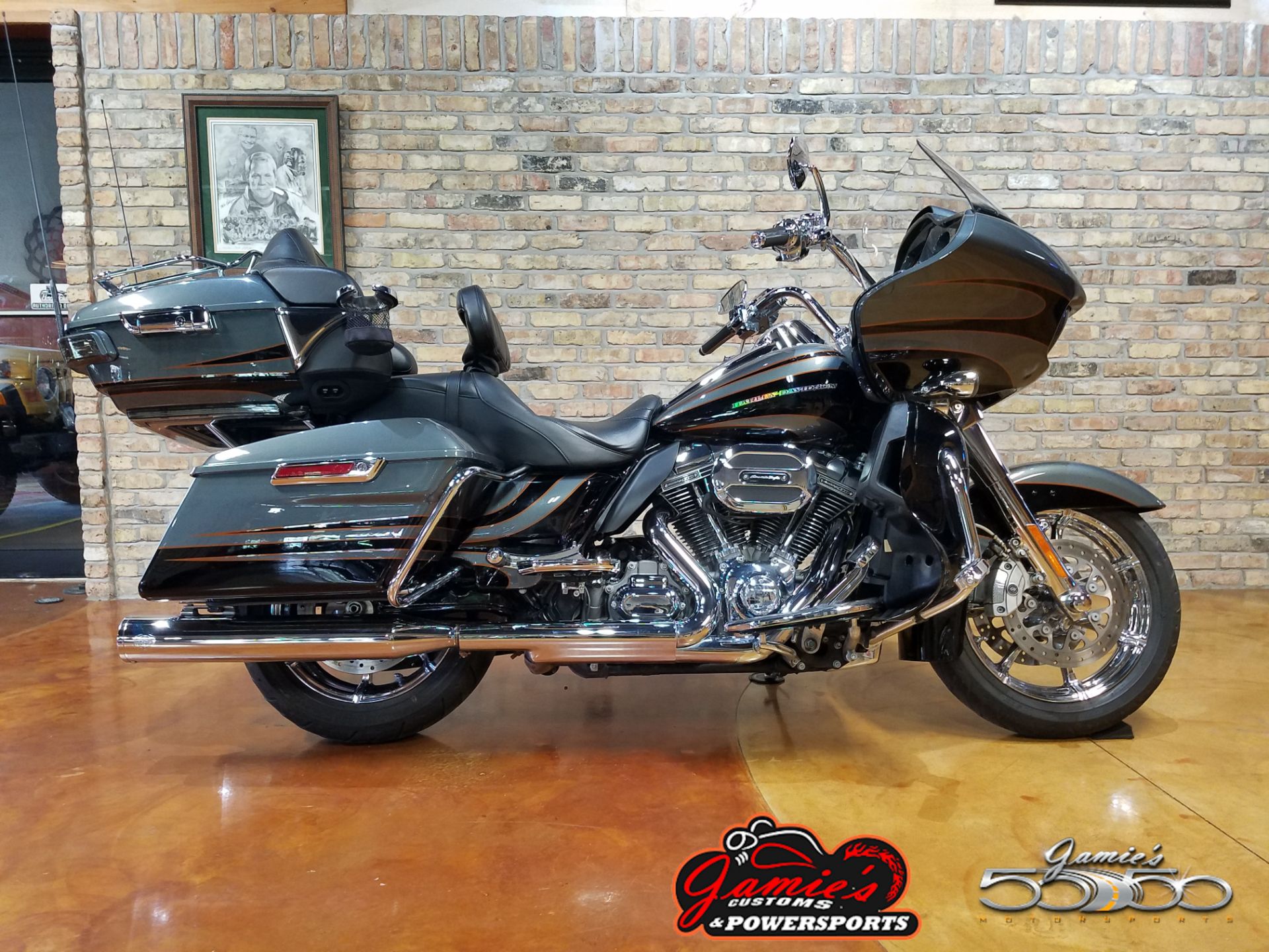 Used 2016 Harley Davidson Cvo Road Glide Ultra Motorcycles In Big Bend Wi 4411 Charcoal Slate Carbon Dust