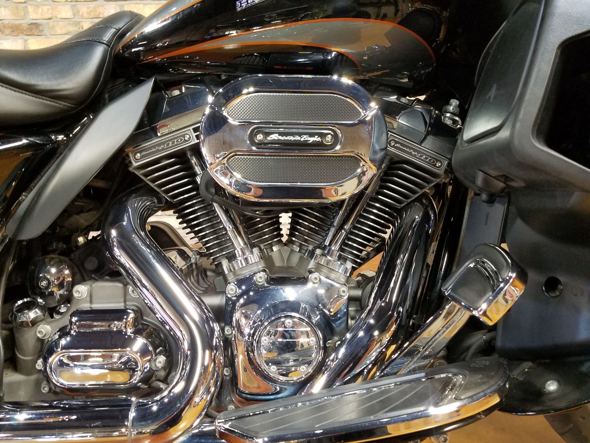 2016 Harley-Davidson CVO™ Road Glide™ Ultra in Big Bend, Wisconsin - Photo 15